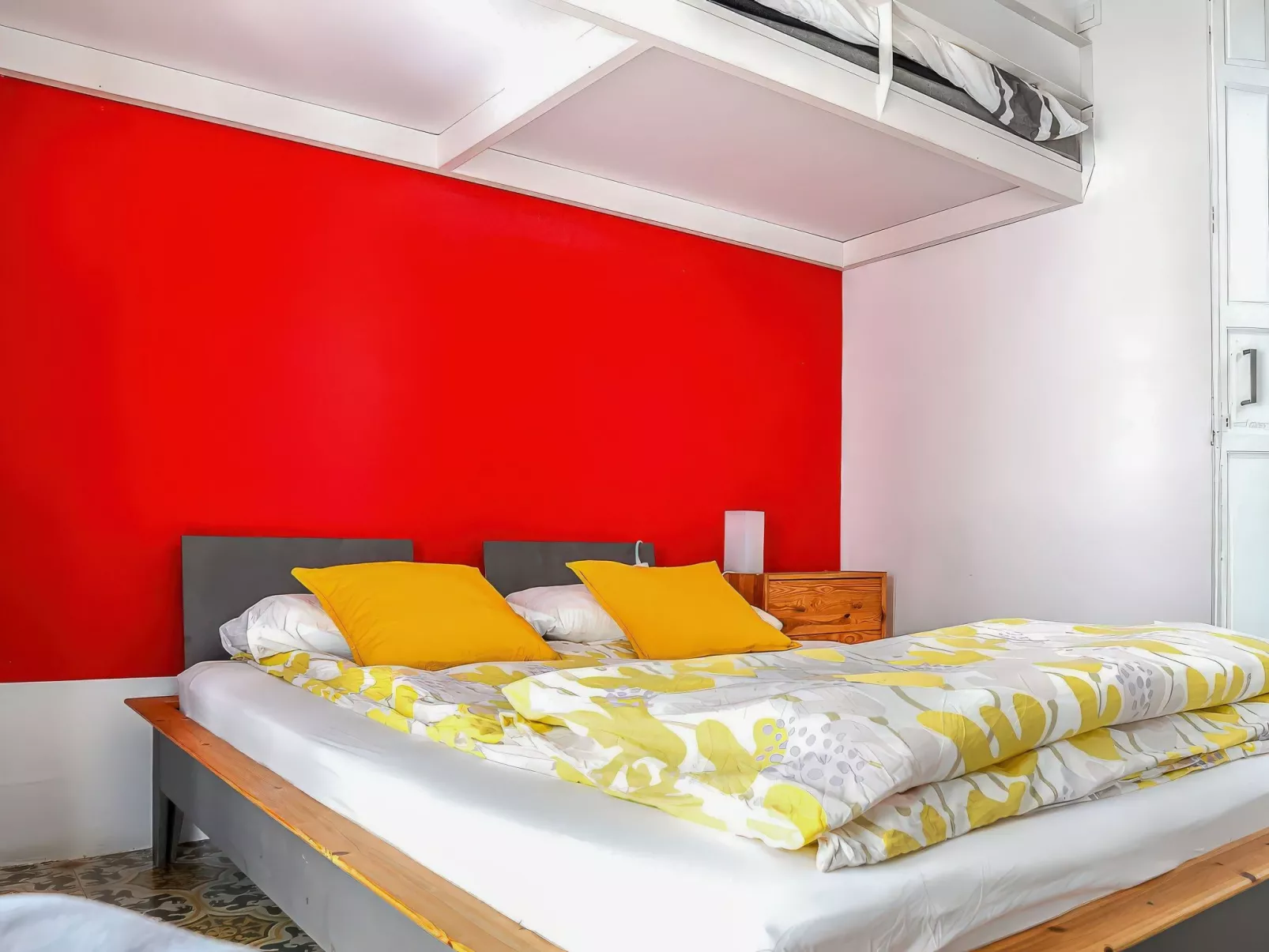 Helle Dach-Maisonette mit riesiger Terrasse - Binnen