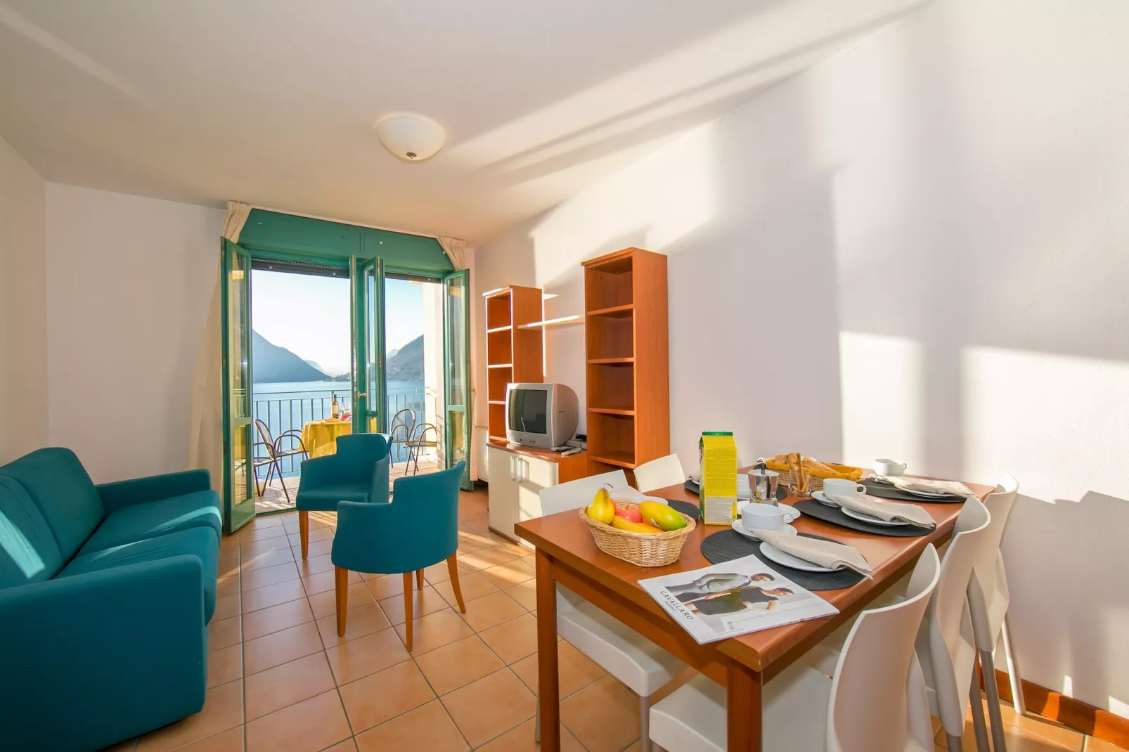 RESIDENCE PORTO LETIZIA - PALACE-1ROOM APT 4 PAX LAKE VIEW PLUS 8205 - P1LP4 - Woonkamer
