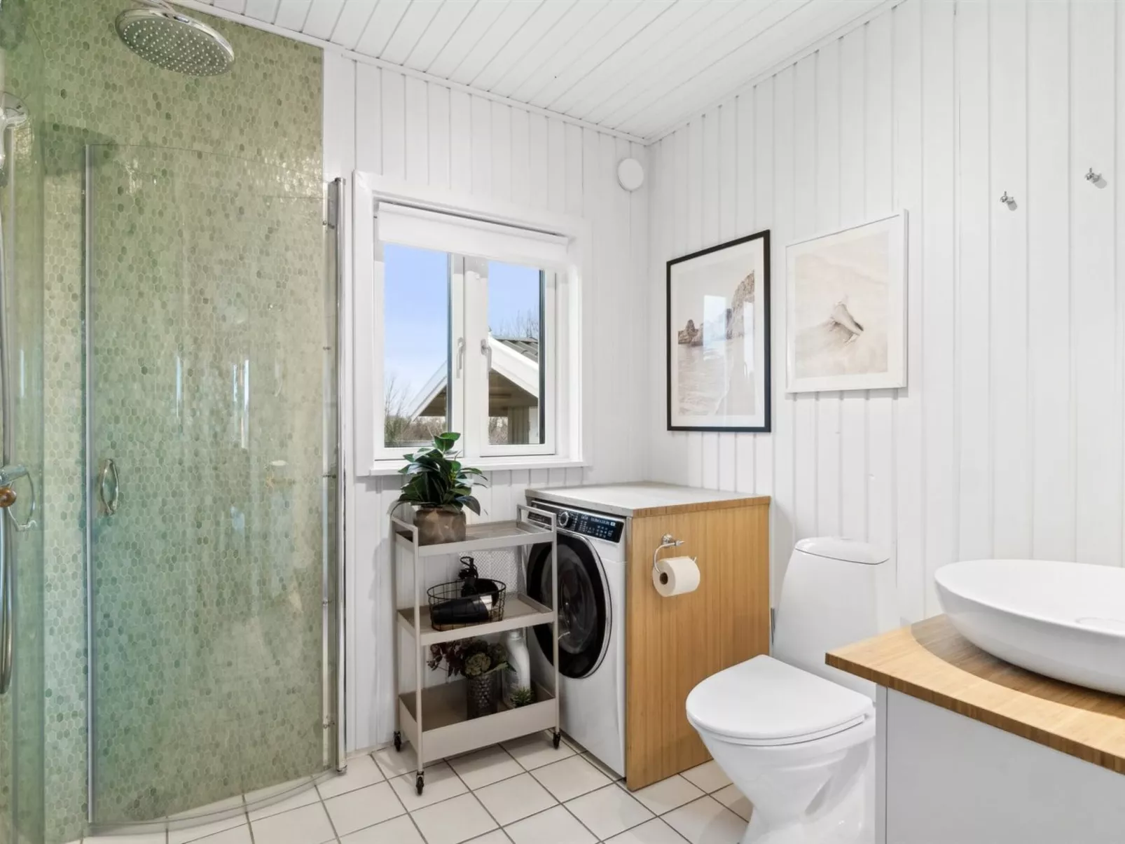 "Marlies" - 300m from the sea - Binnen