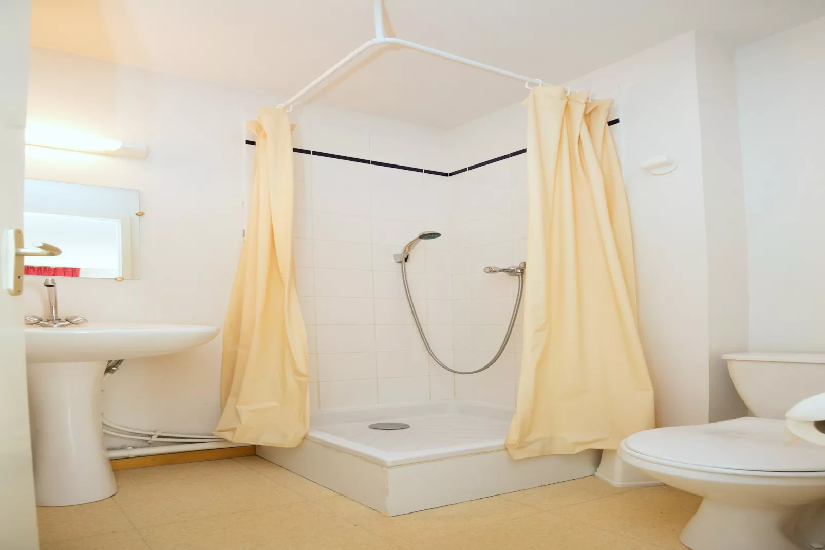 Balcons G 025 - PARC NAT. VANOISE appart. 8 pers. - Badkamer