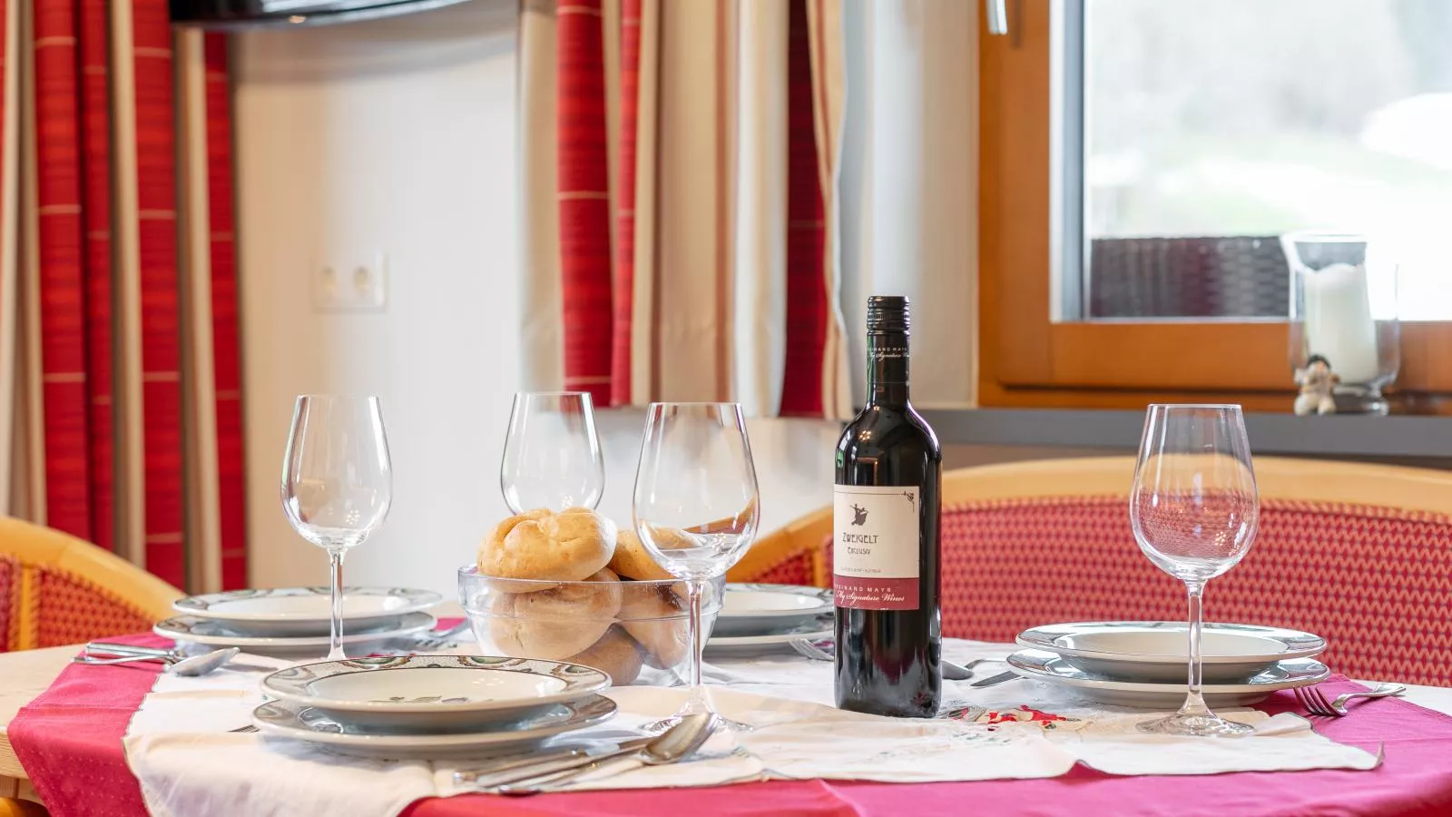 Landhaus Marchfeld Top 1-Eetkamer