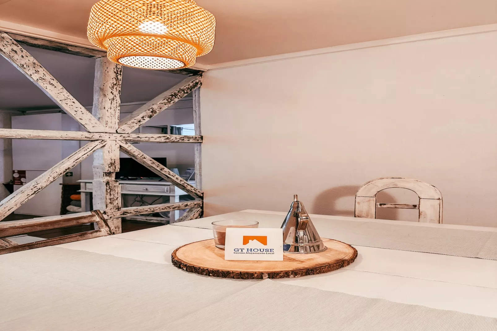 Typical Lisbon Apartment By Gt House-Eetkamer