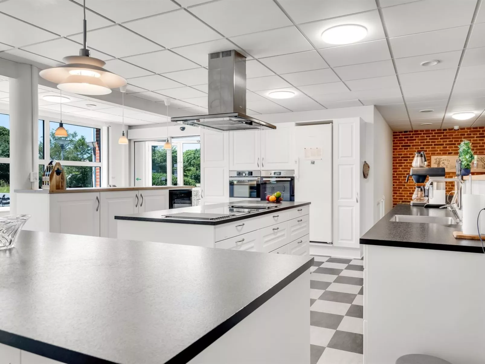 "Borjana" - 500m to the fjord-Binnen