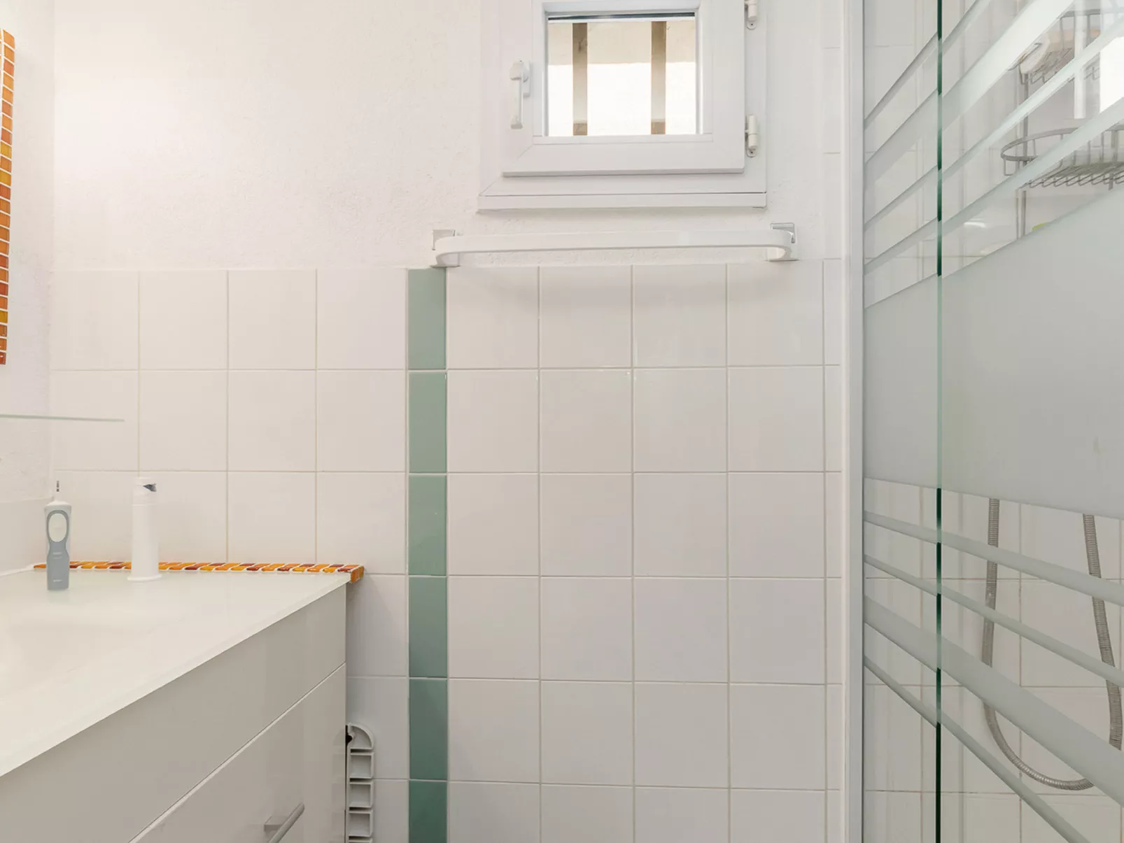 Perles du Soleil-Binnen