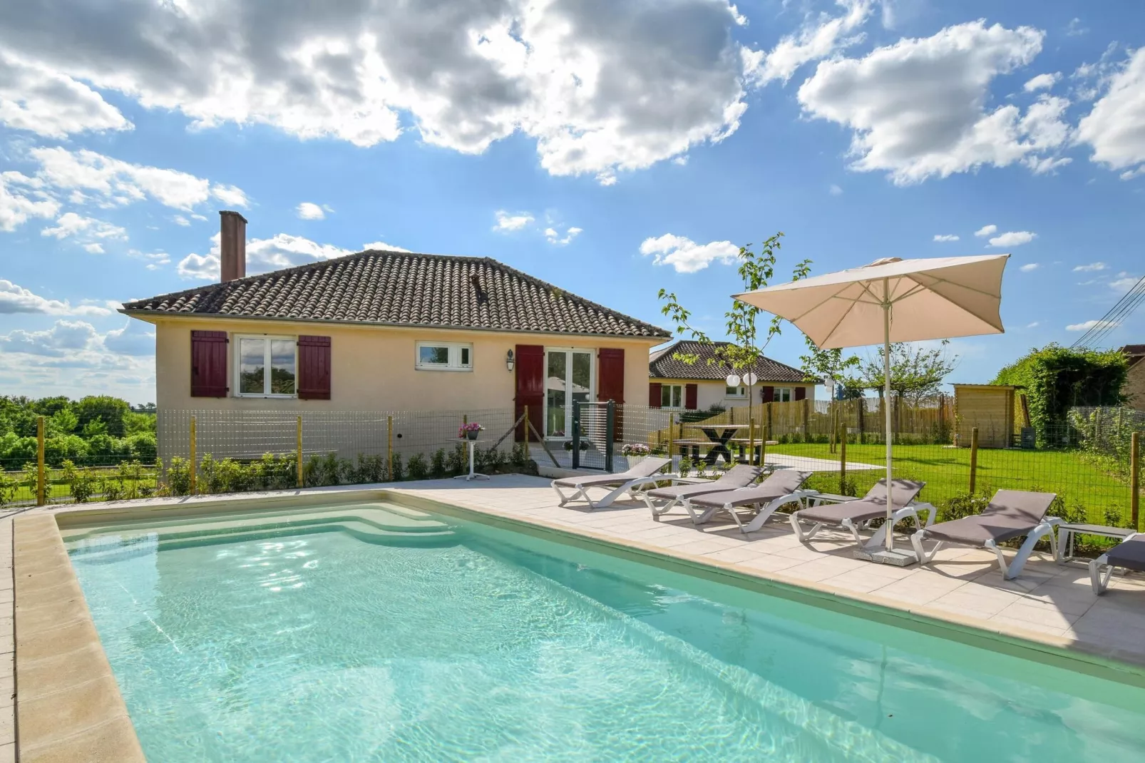 Pavillon le Papillon - Zwembad