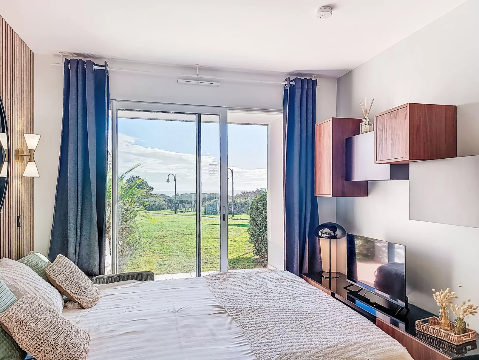 Garden and Sea- Appt T2 moderne, vue mer - Binnen