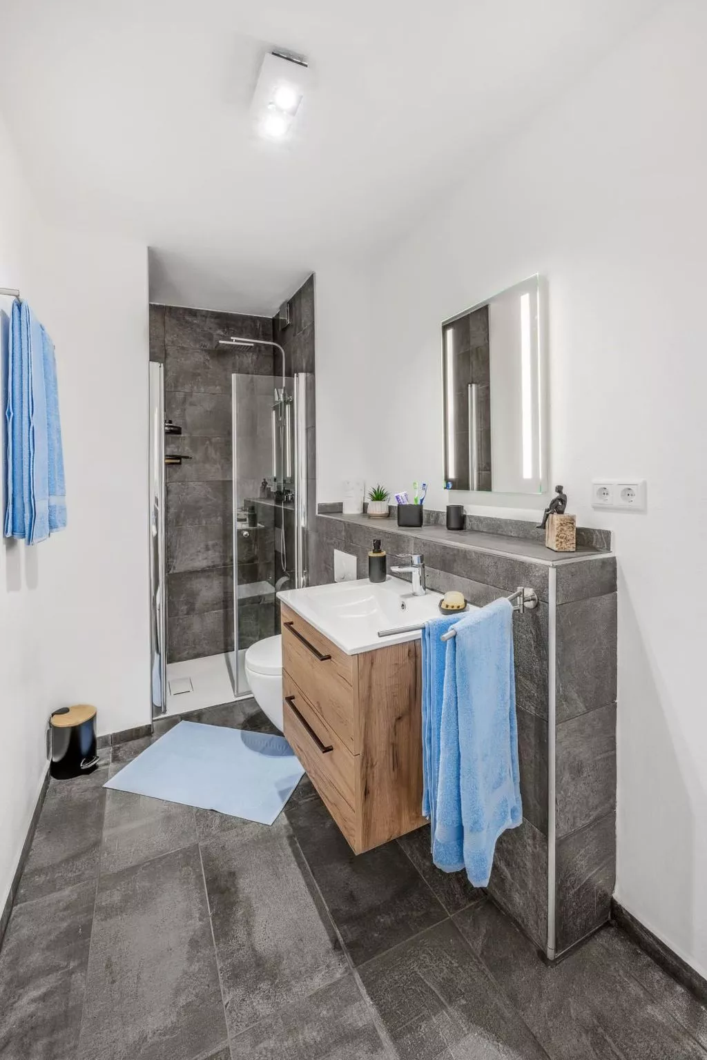 Appartement in Südfriedhof mit Großem Balkon - Image-tags.info