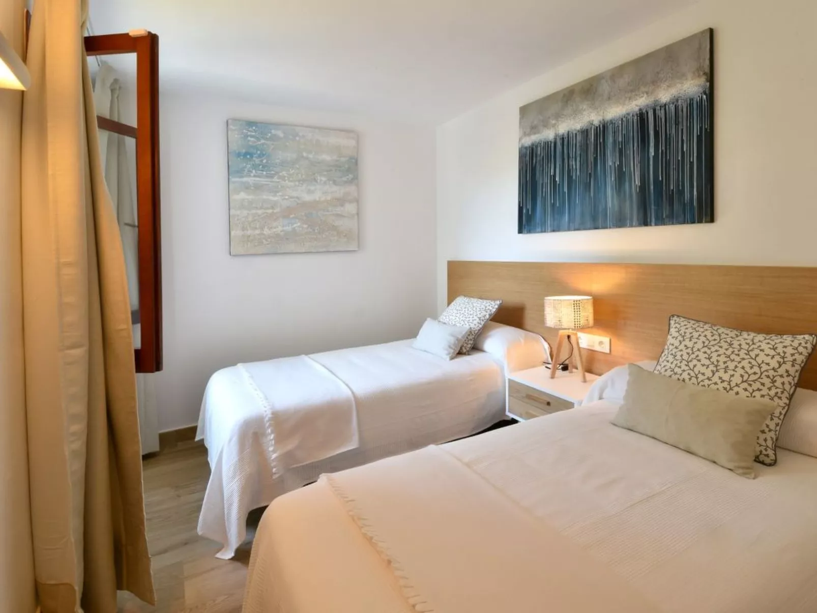 Neu renoviertes, modernes Apartment für 4 Personen, direkt an der Cala Ferrera - Binnen