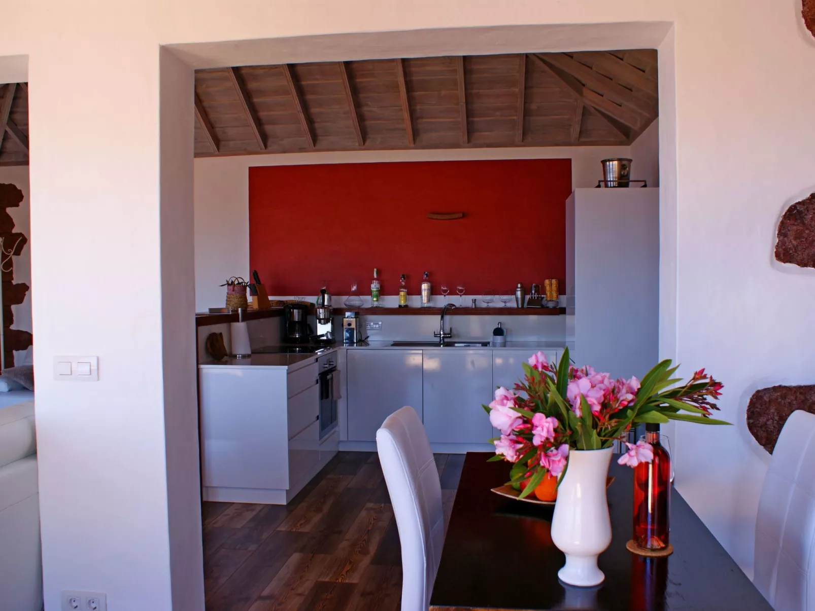 Romantische Ferienvilla mit Infinity-Pool und Panoramameerblick - Image-tags.info