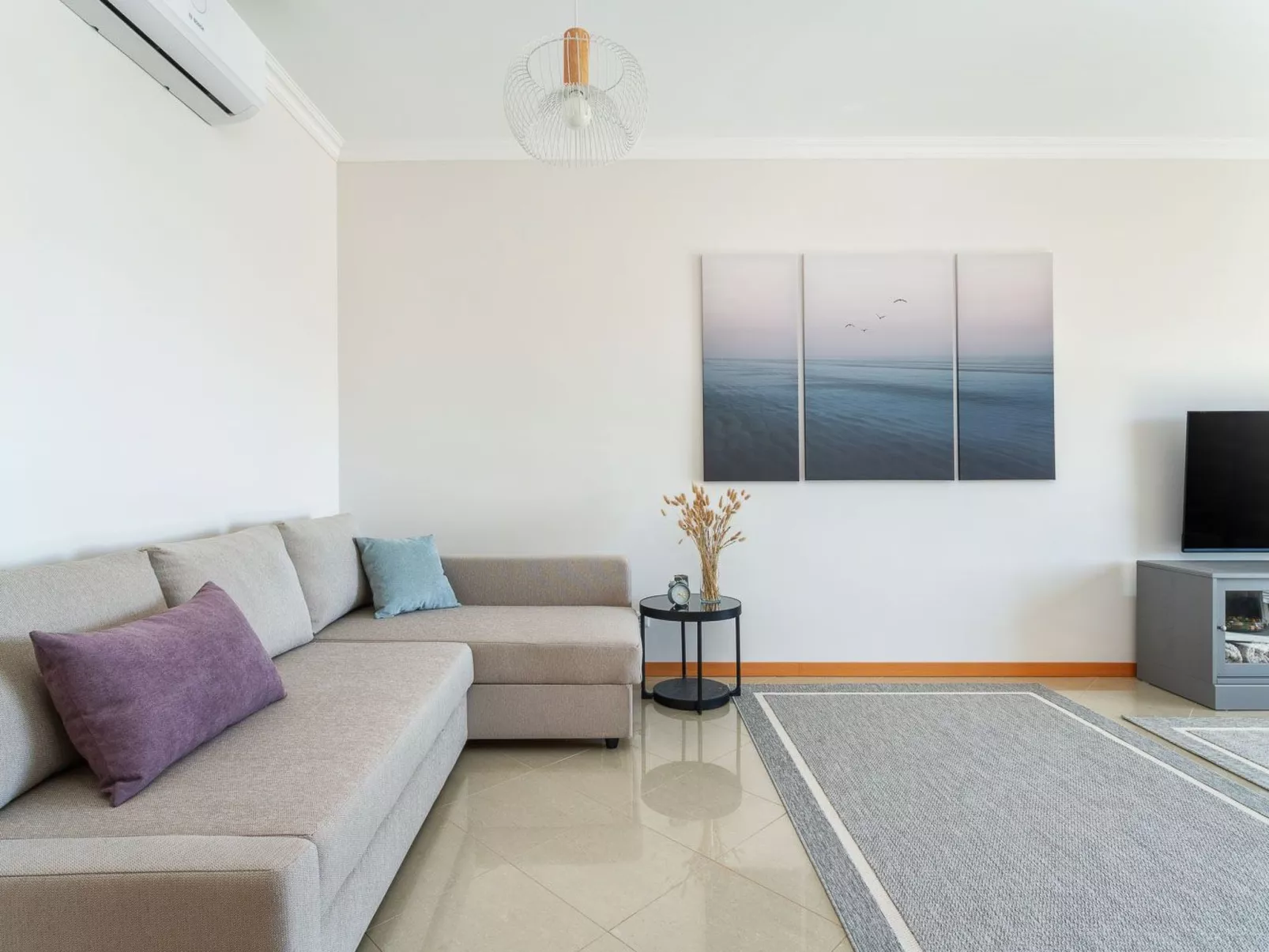 "Elena 2" mit Blick auf das Wasser - Image-tags.info