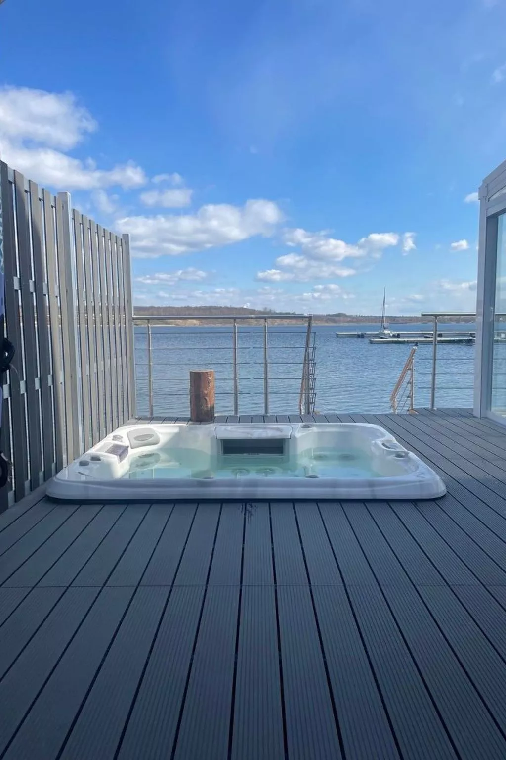 Seehaus Pippa mit Sauna und Whirlpool direkt am See - Image-tags.info