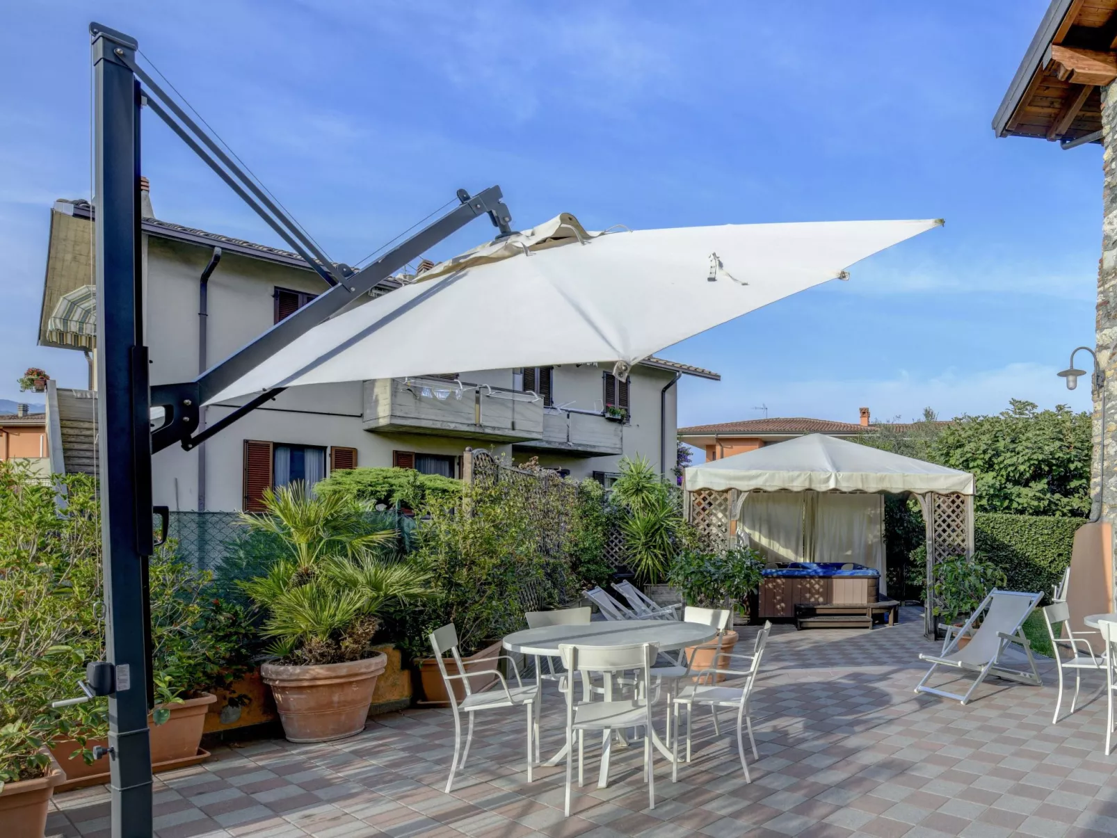 Wunderschöne Wohnung mit Garten und Grill - Image-tags.info