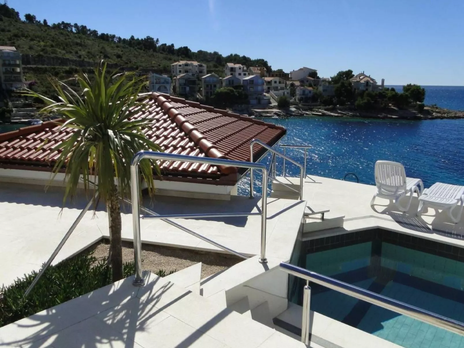 "Perla 3" mit Blick auf das Wasser - Image-tags.info