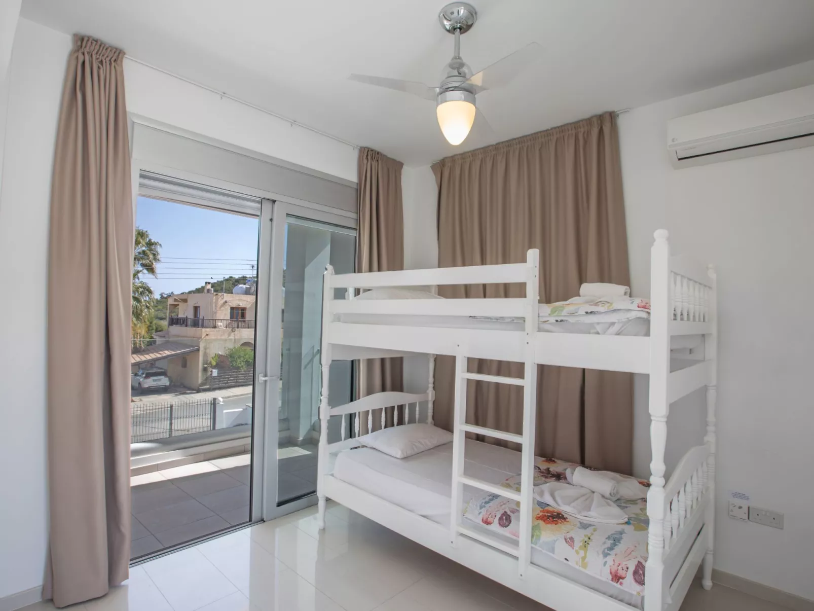 5 Schlafzimmer Privater Pool in Protaras Zentrum - Image-tags.info