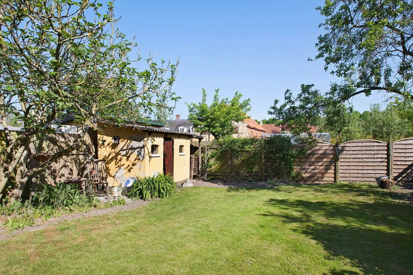 Helder vakantiehuis in Bandholm vlak bij het water-Buitenlucht