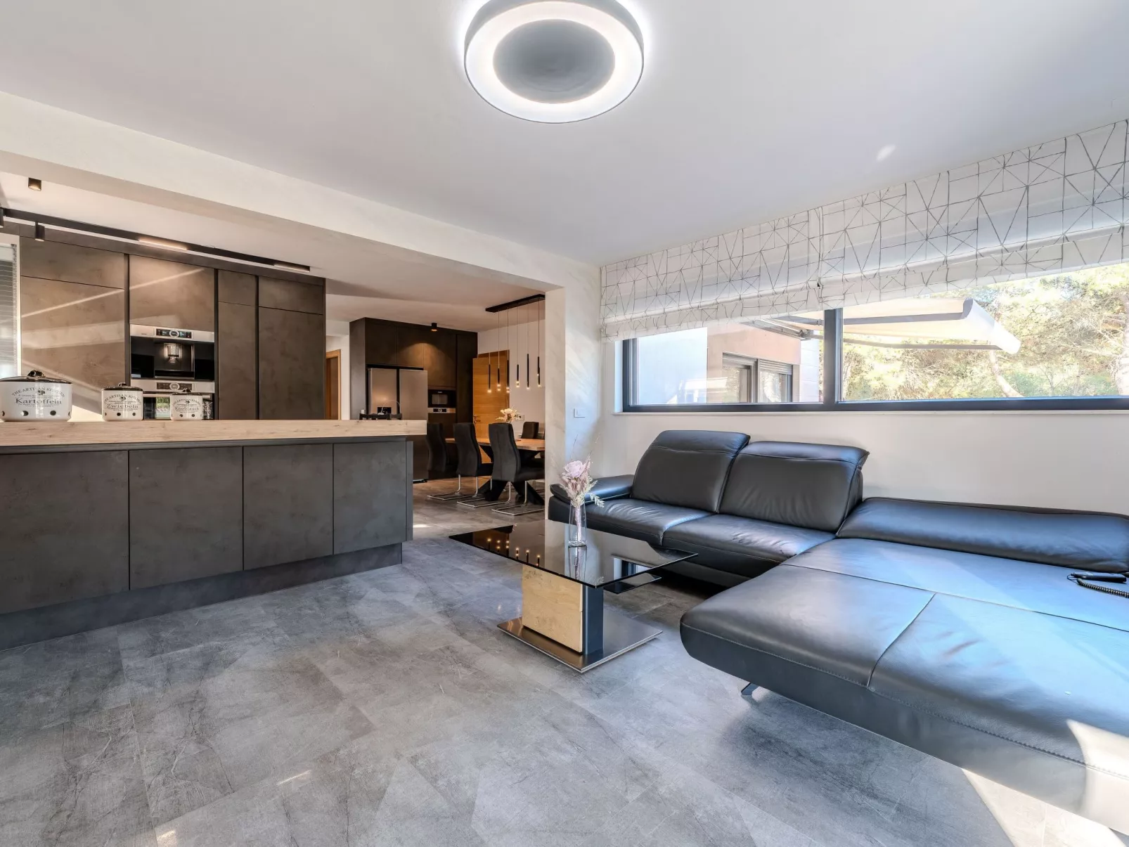 Royal 1 - Image-tags.info