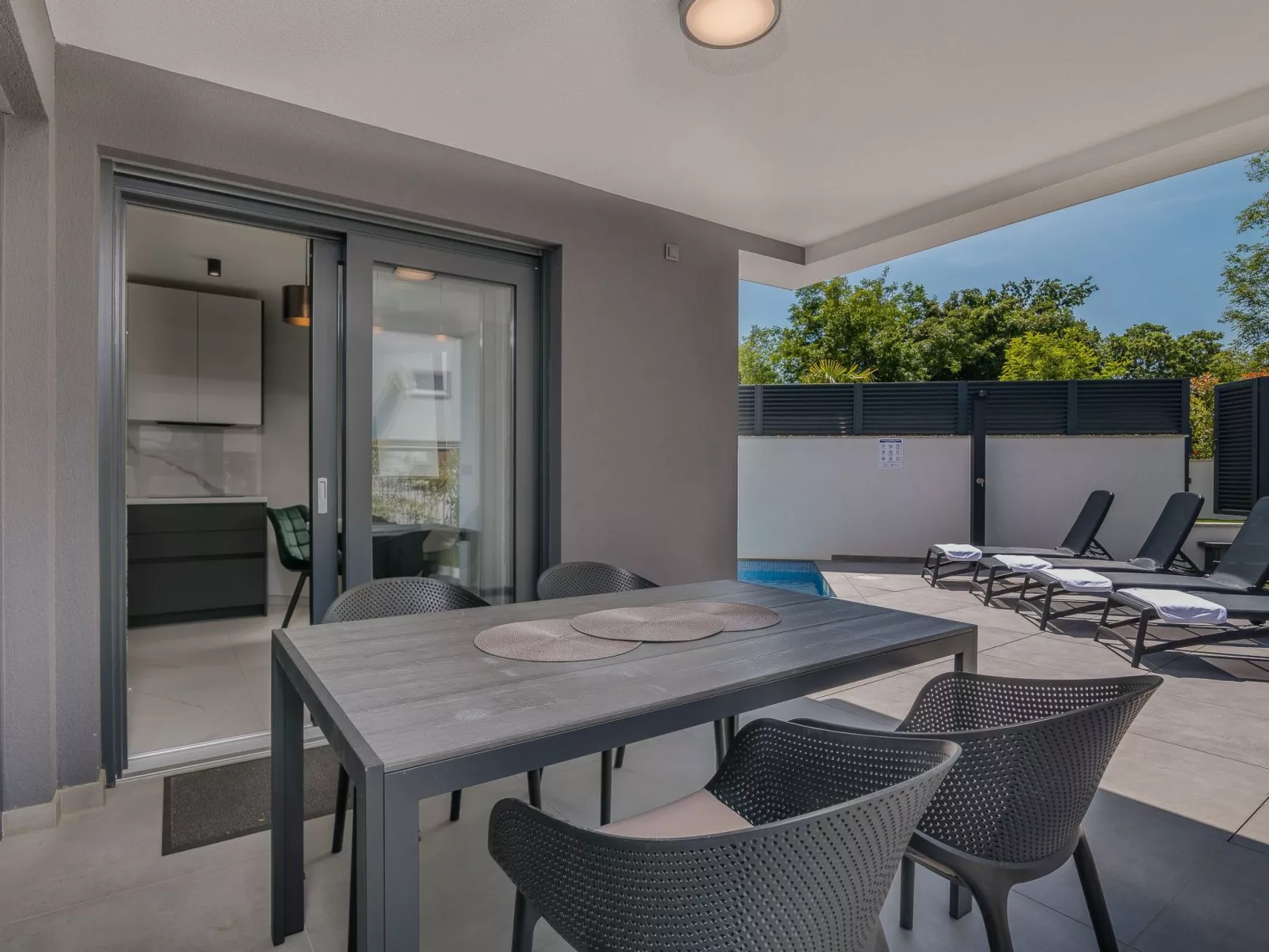 BP Lux - Image-tags.info