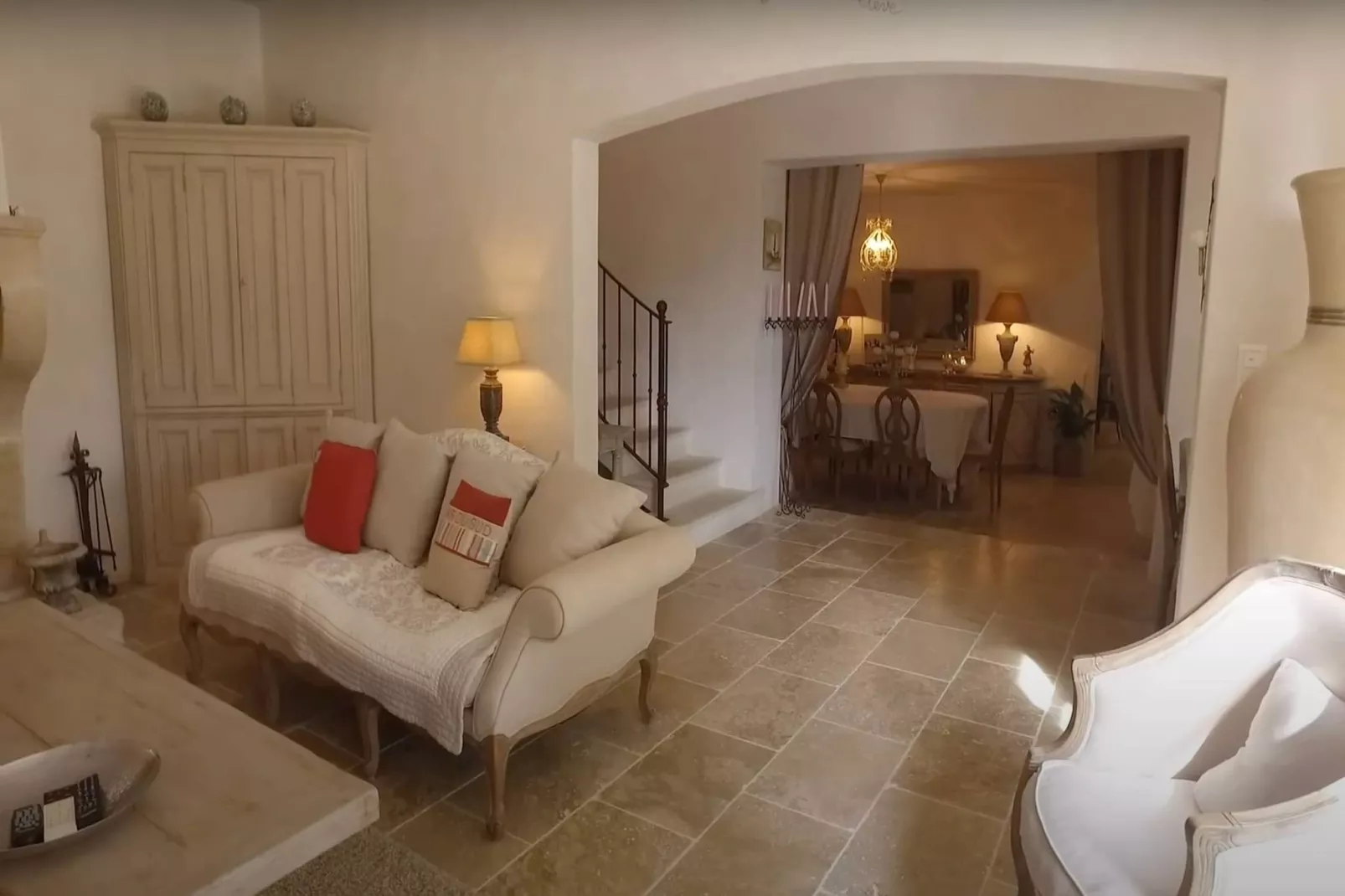 Bast de Charme L141 - Woonkamer