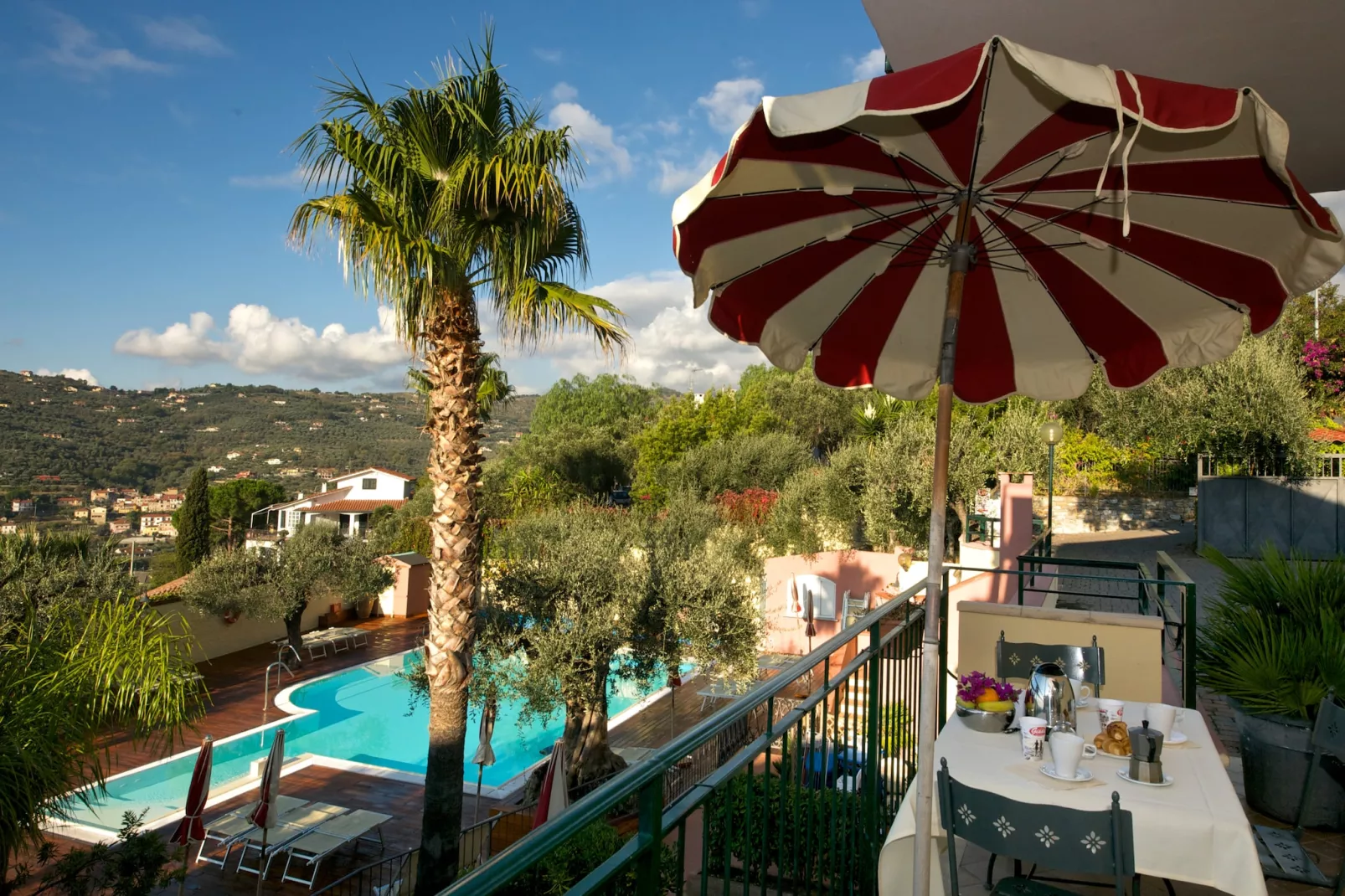 RESIDENCE VILLA GIADA IMPERIA - TWO-ROOM APARTMENT 5 PAX Ginestra B5 - Terrasbalkon