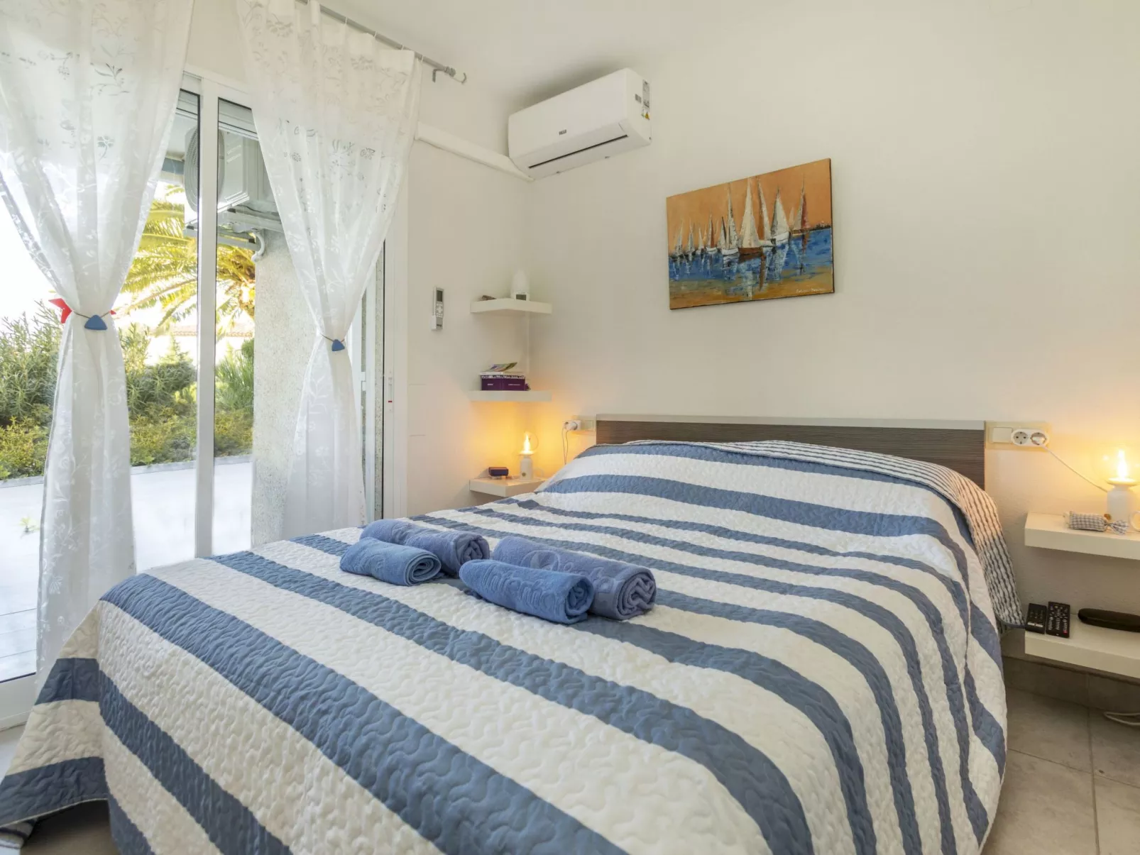 Los Pelicanos V - Binnen