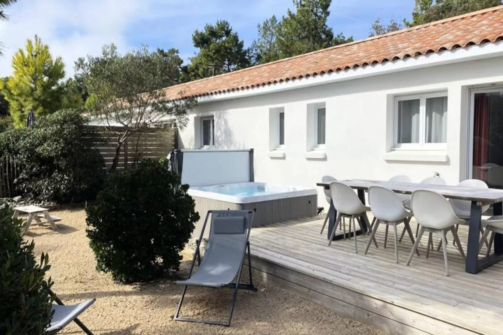 Villa Russie - Domaine Le Sherwood-Buitenkant zomer