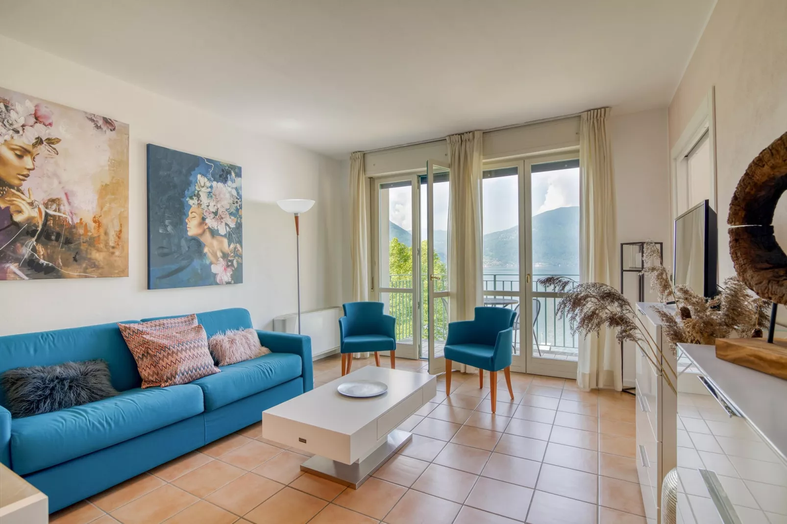 RESIDENCE PORTO LETIZIA - PALACE-2ROOM APT 6 PAX LAKE VIEW DELUXE 8210 - P2LD6 - Woonkamer