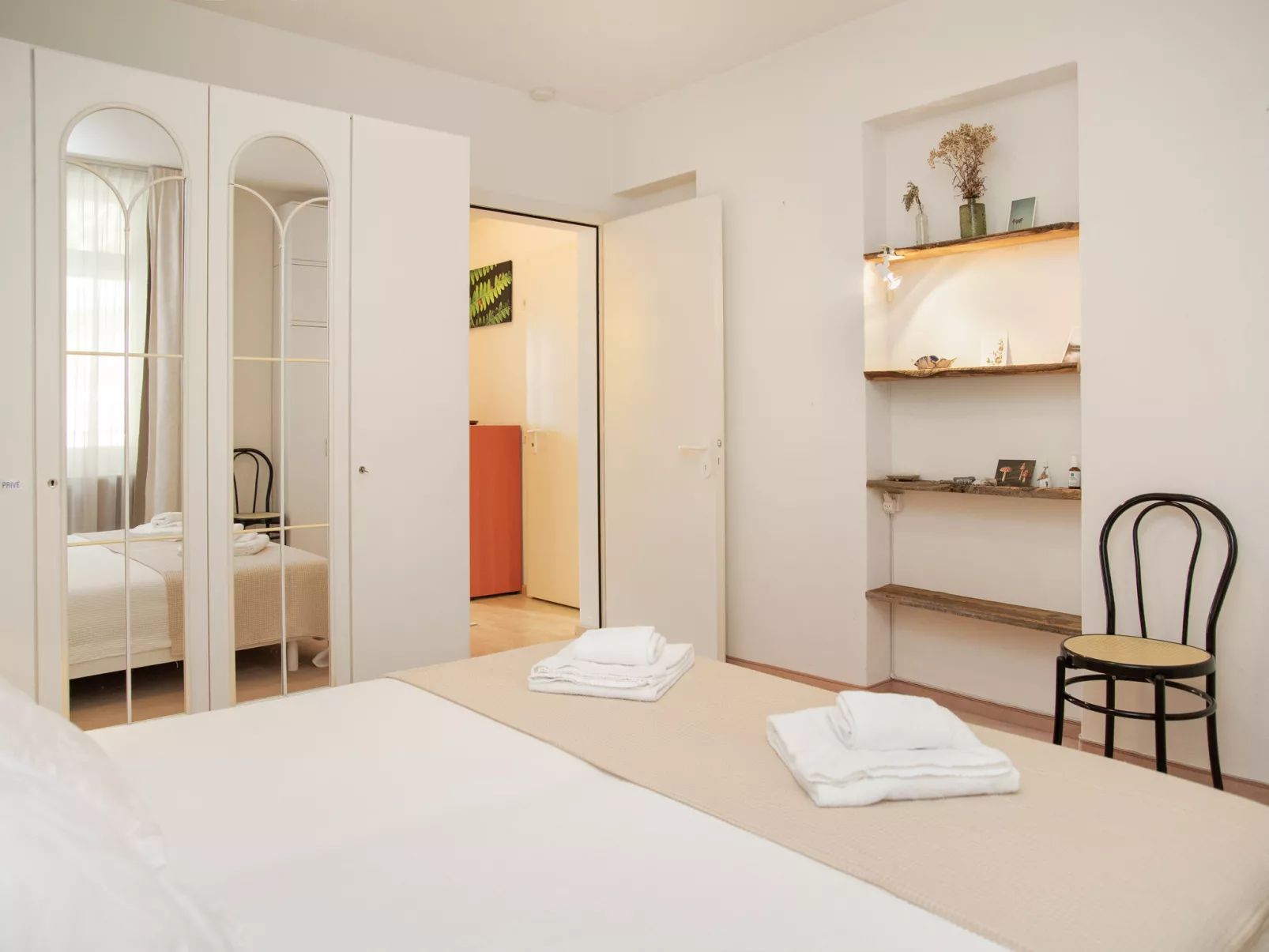 Alpes et Lac 28 - Binnen