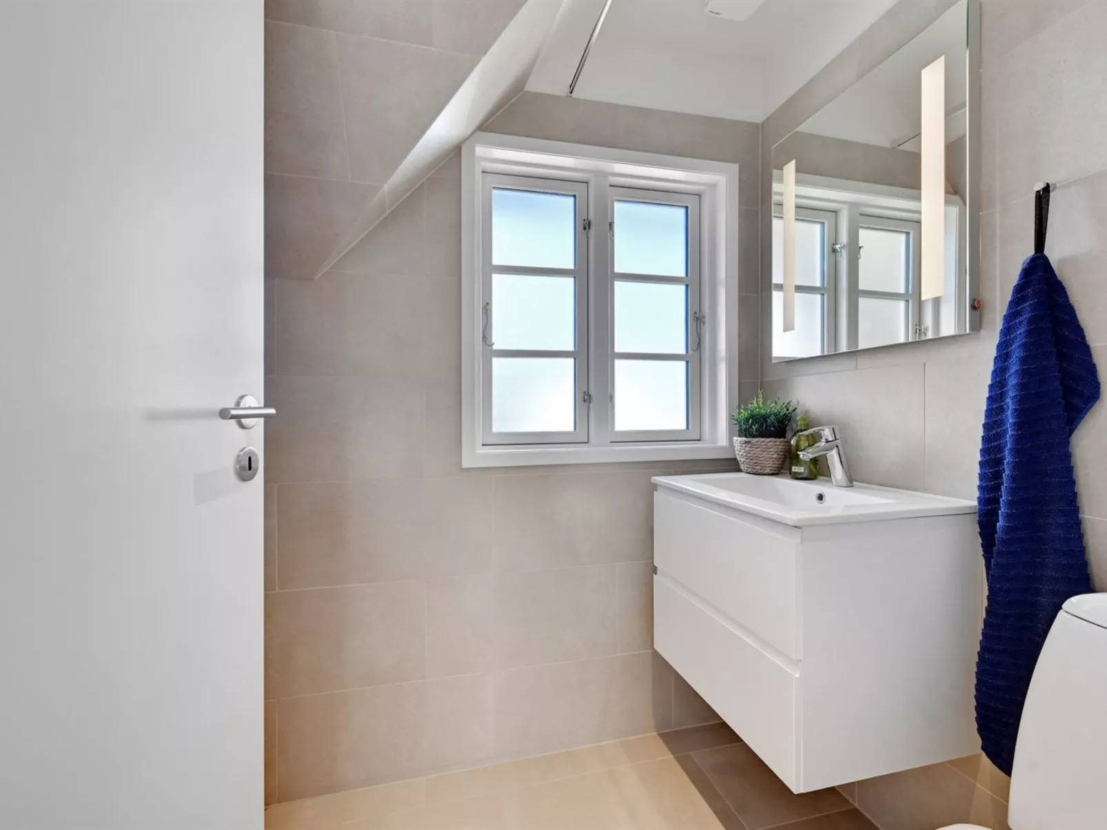 "Ulv" - 25m from the sea-Binnen