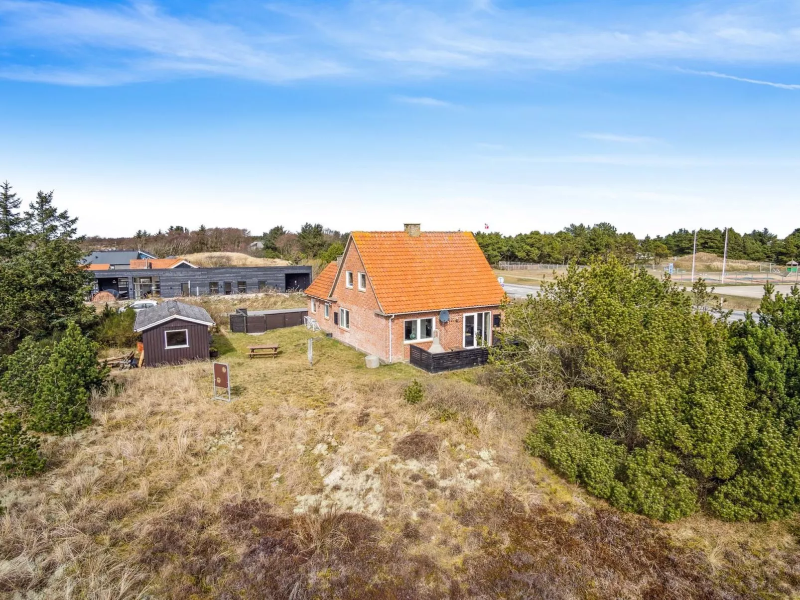 "Vappu" - 400m to the fjord-Buiten