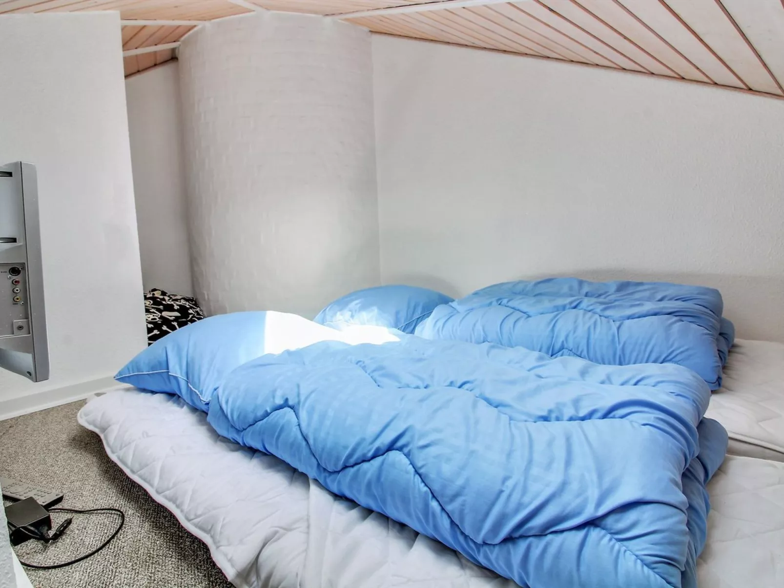 "Jani" - 25km from the sea - Binnen