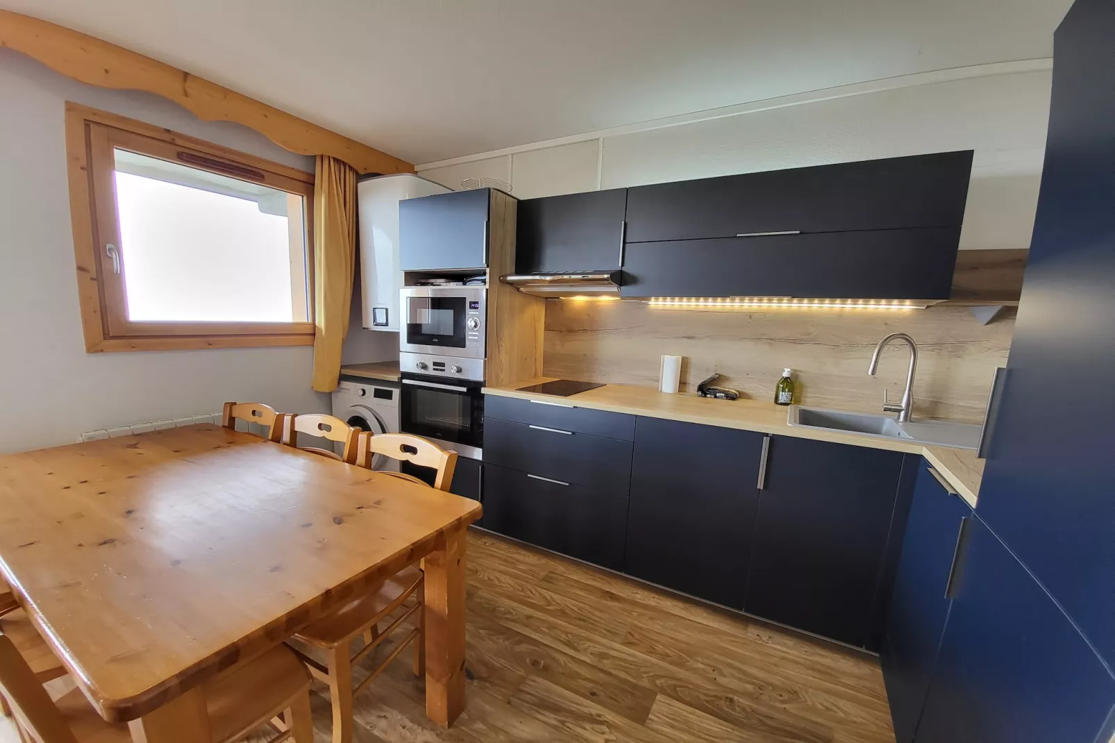 Vercors 2 020-FAMILLE & MONTAGNE appart. 6 pers - Keuken