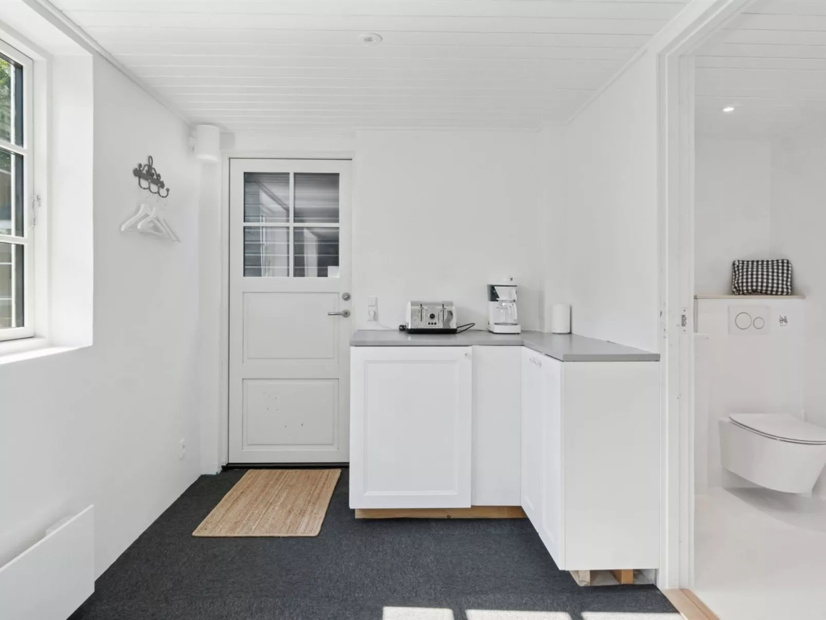 "Thrym" - 2.5km from the sea - Binnen