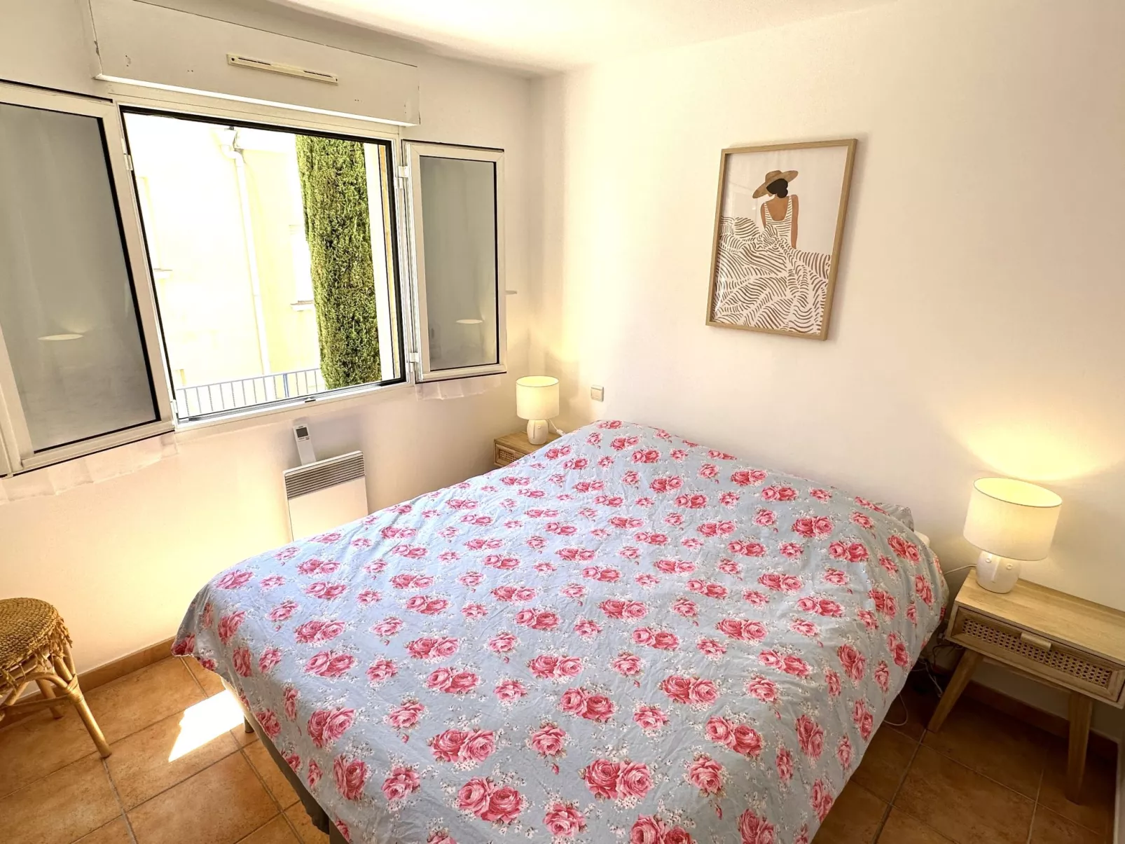 Les Pins Bleus-Binnen