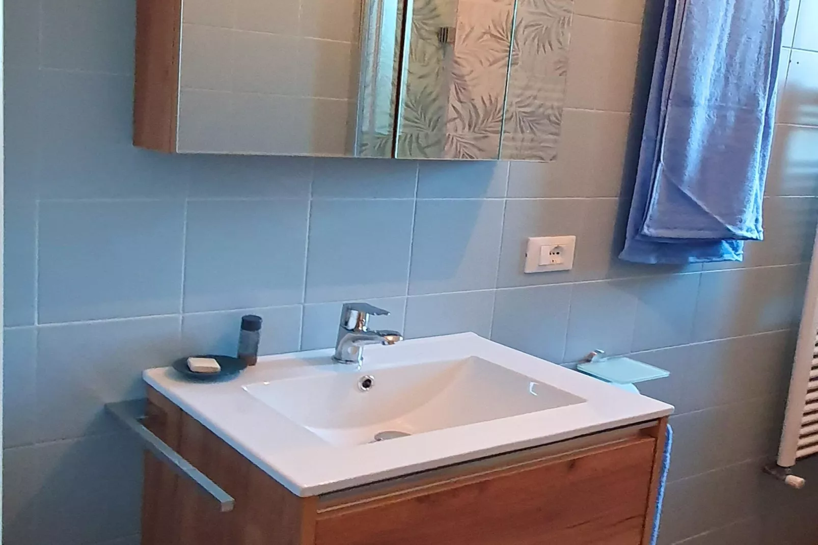 Charmante Villa mit drei Apartments und Meerblick KReidl-Badkamer