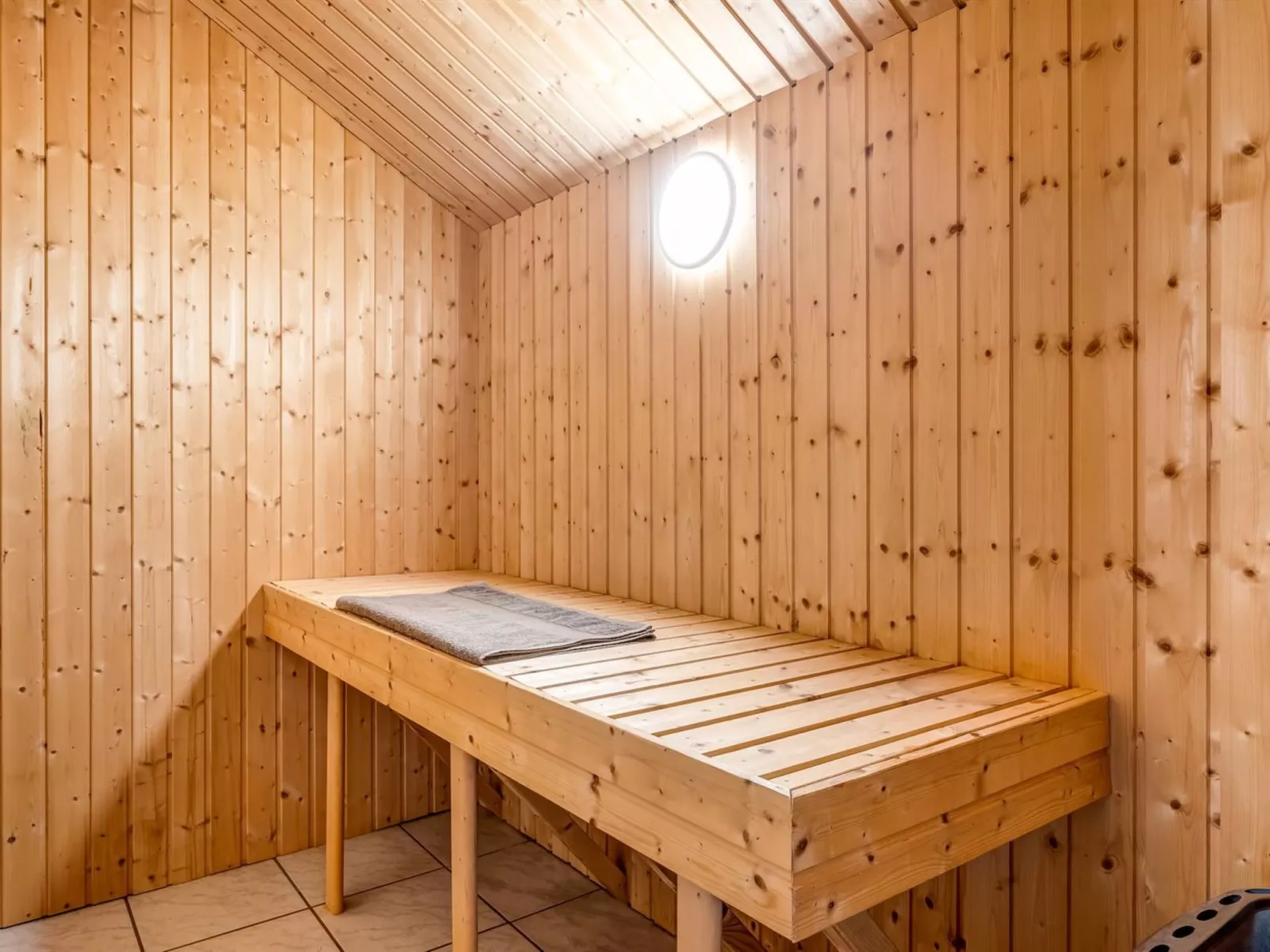 "Iorund" - 10km from the sea-Binnen