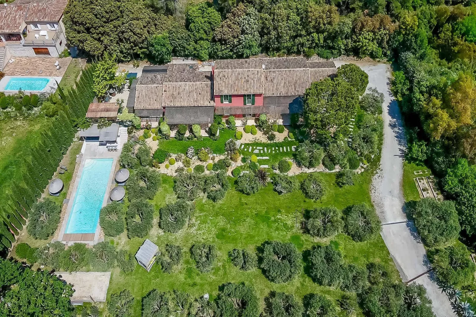 Le Mas Elaïa  votre havre familial avec piscine privée-Buitenkant zomer