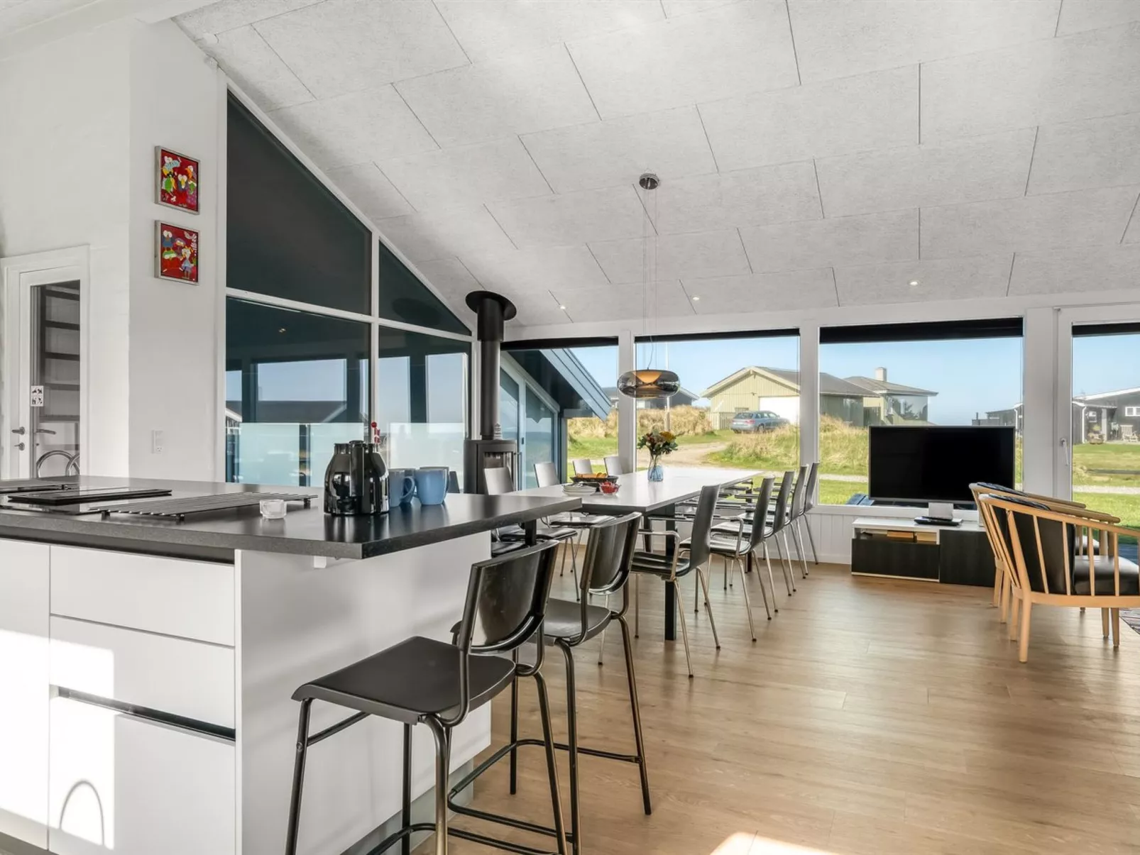 "Månviva" - 250m from the sea - Binnen