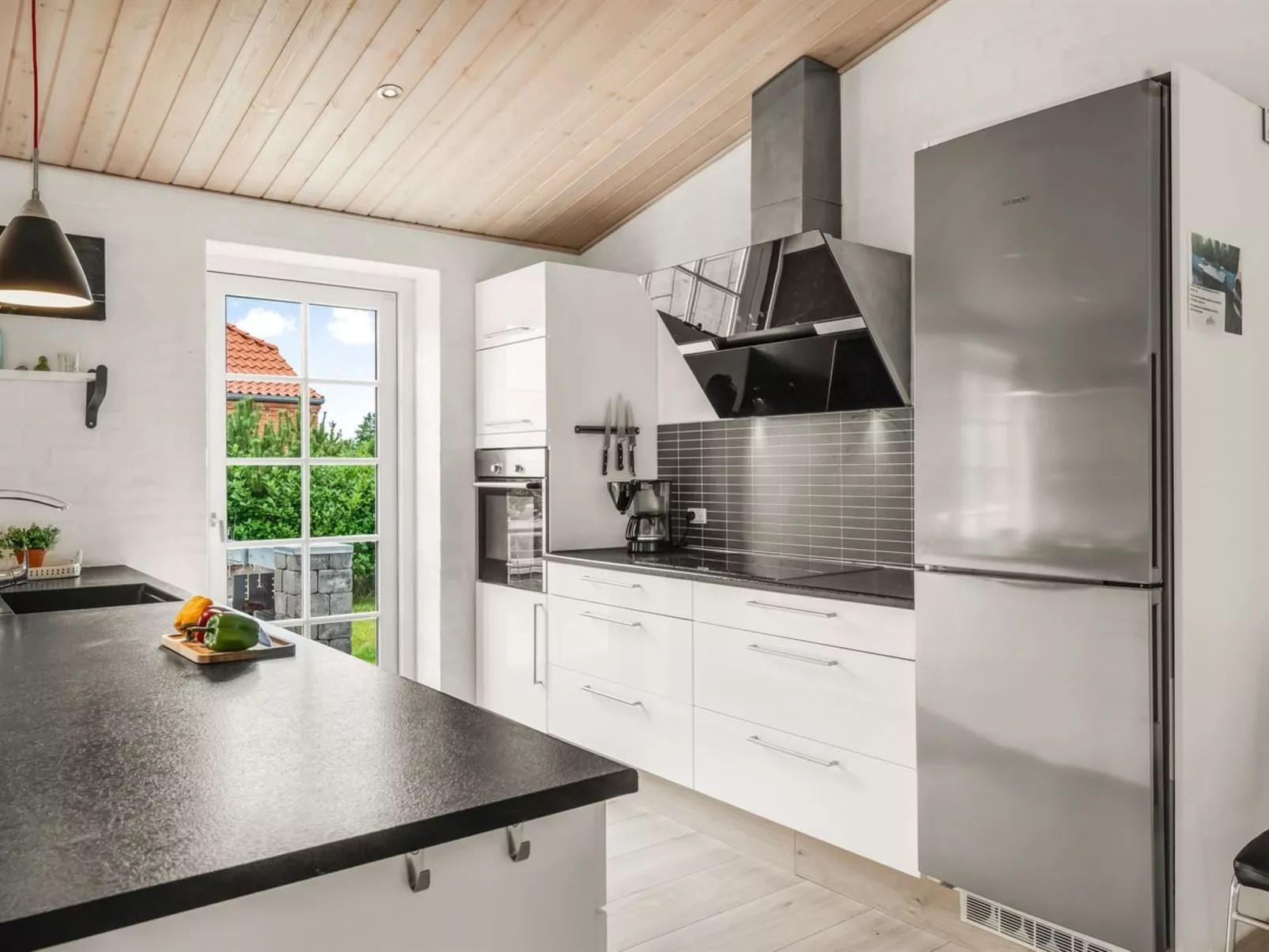 "Marjatta" - 3.2km from the sea - Binnen