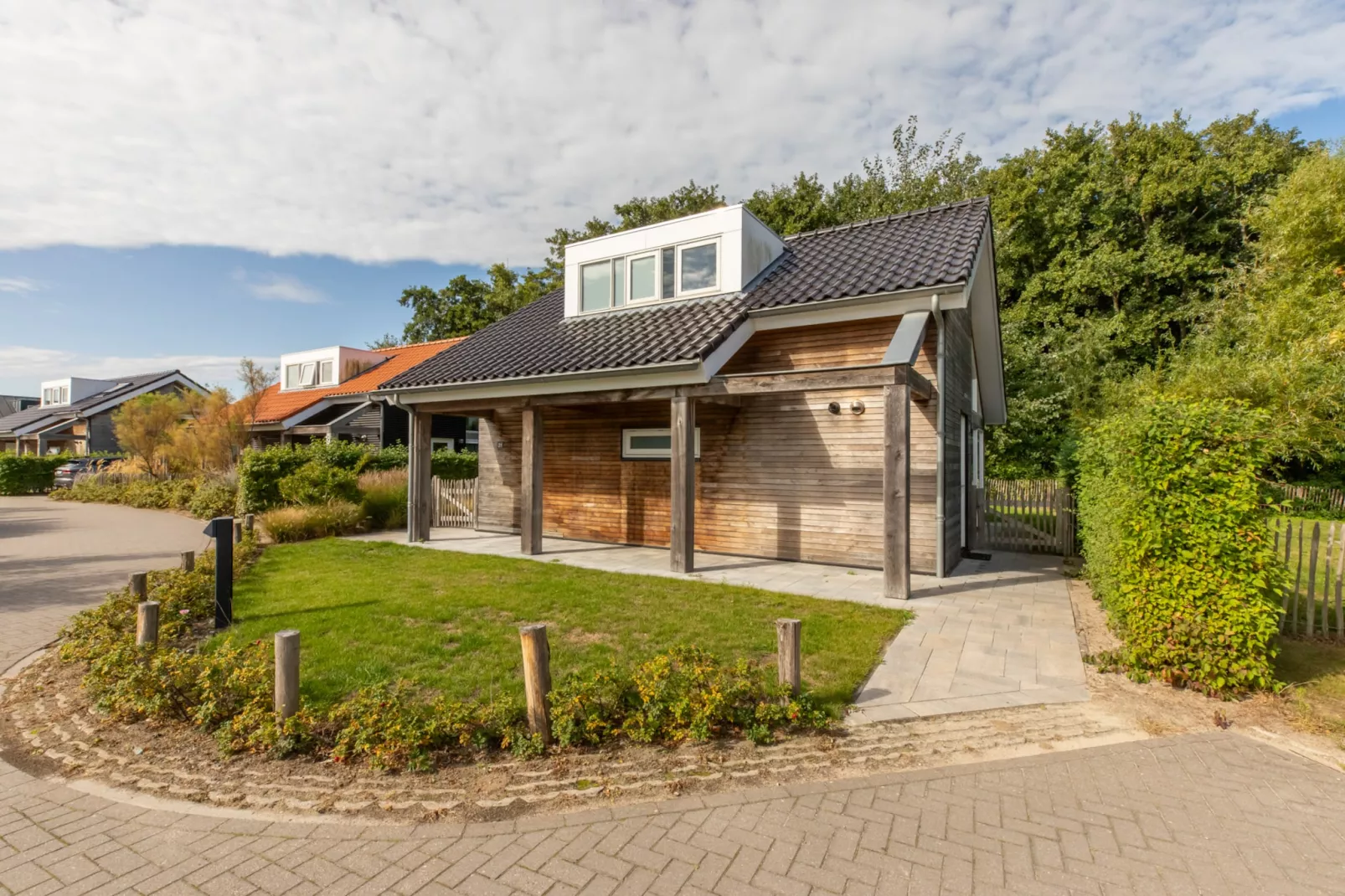 Zonnedorp 21  Beach Villa Joya Renesse | Luxury Beach Villa with Sauna - Buitenkant zomer