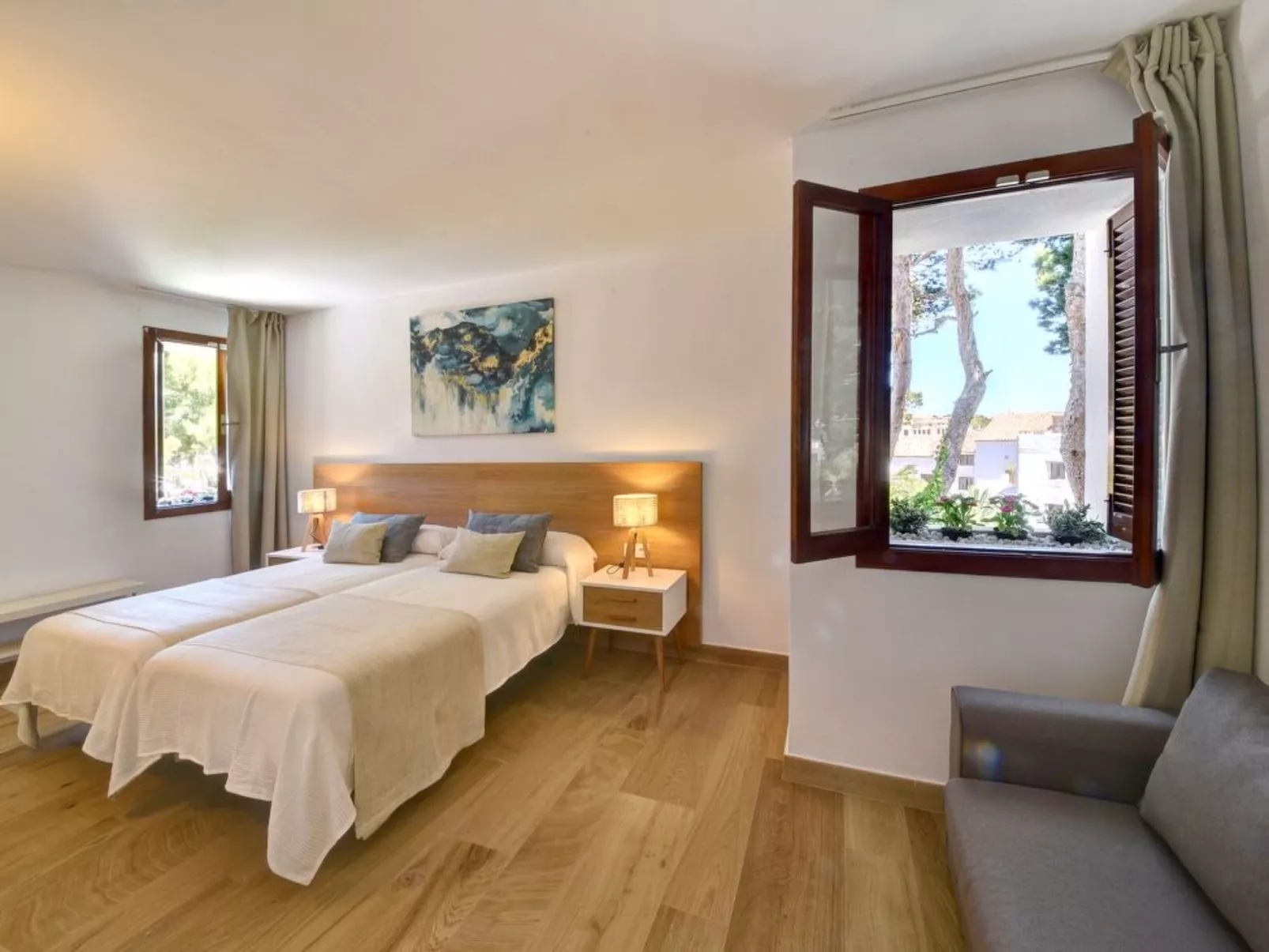 Neu renoviertes, modernes Apartment für 4 Personen, direkt an der Cala Ferrera - Binnen