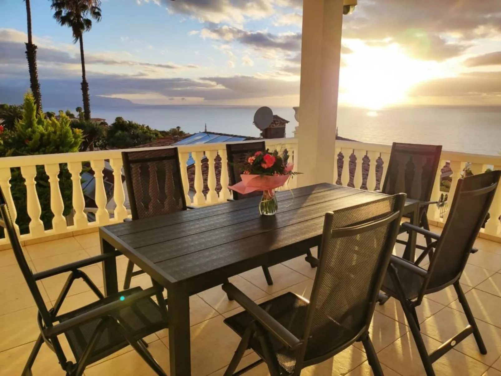 In El Sauzal mit Großem Pool und Meerblick - Image-tags.info