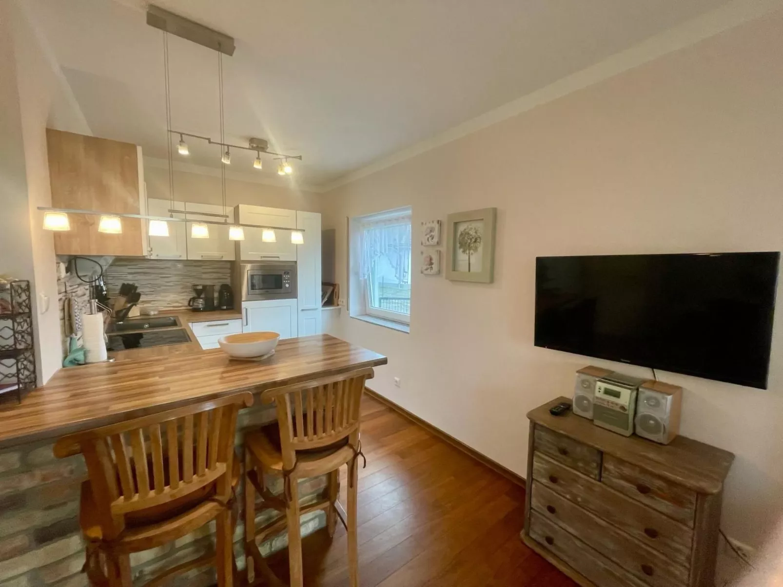 In Wischuer mit Terrasse, Grill und Garten - Image-tags.info