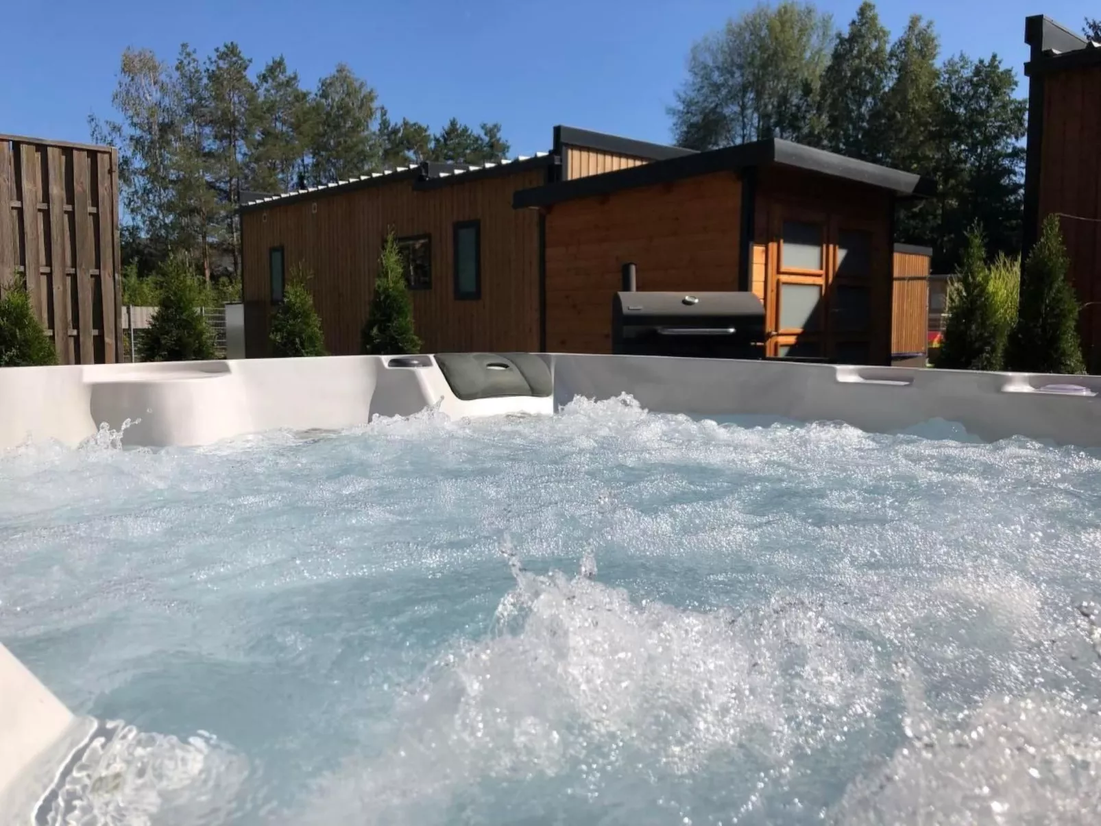 In Wackersdorf mit Whirlpool, Terrasse und Grill - Image-tags.info