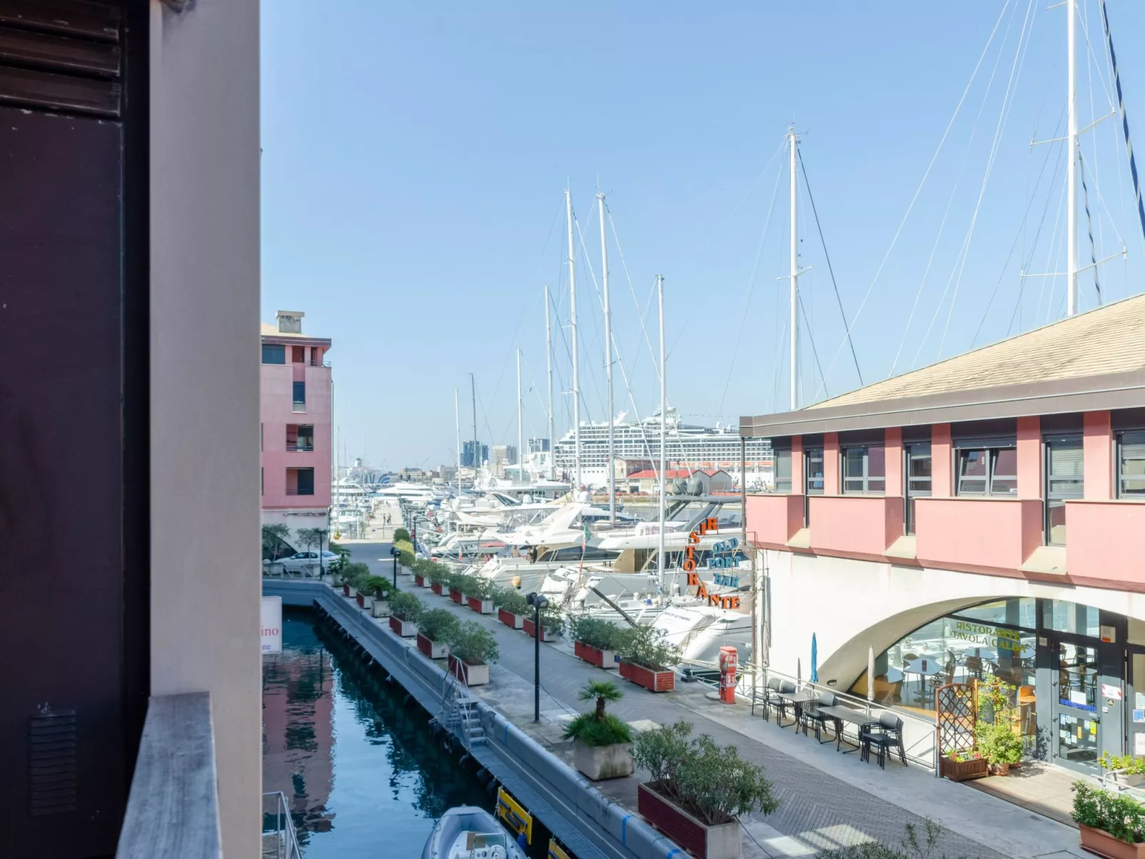 Dock of the Bay Genova, 2b 1b, 2 garage e balcone - Image-tags.info