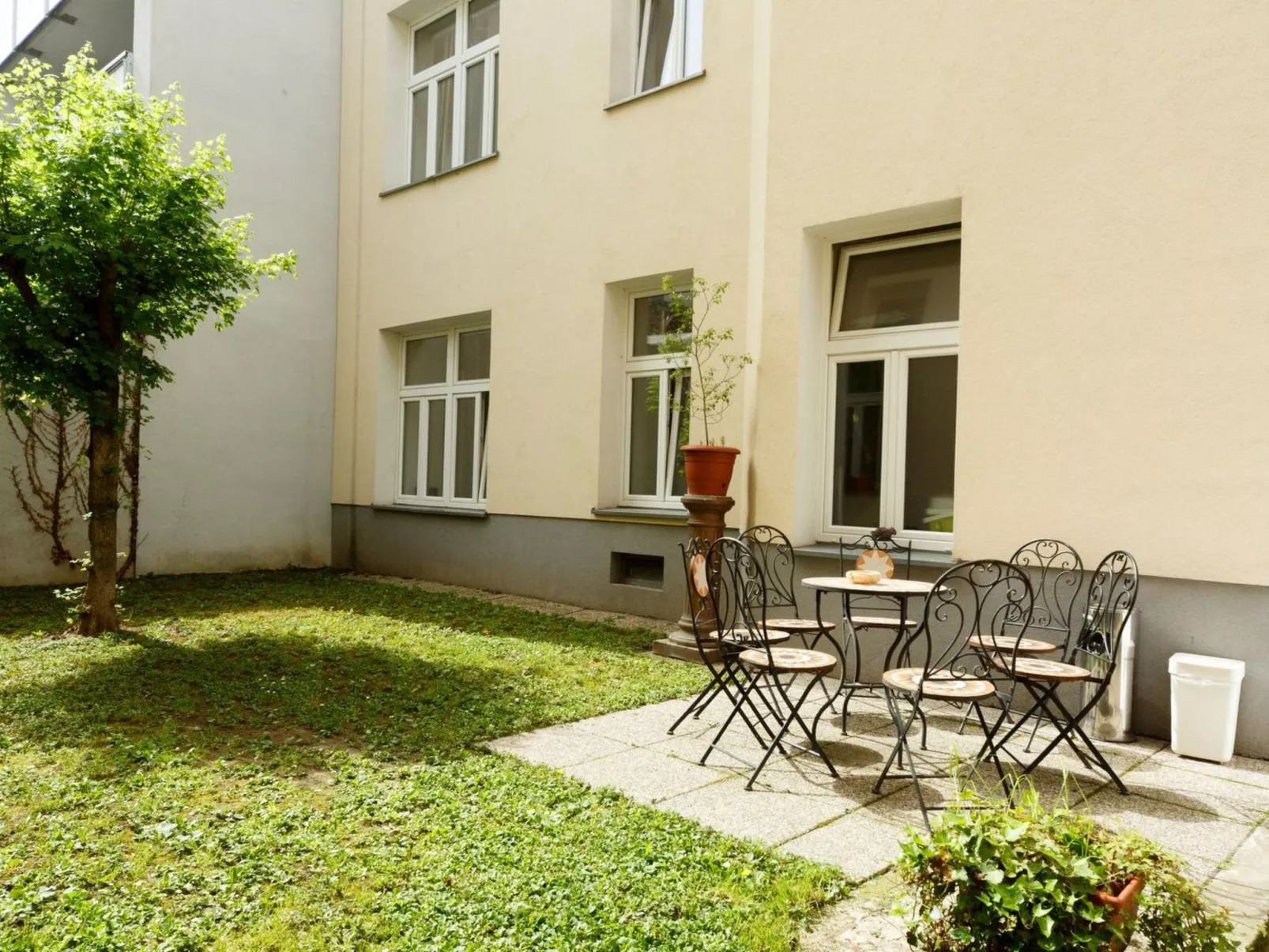 In Fünfhaus mit Garten - Image-tags.info