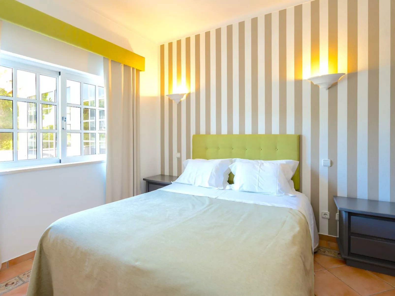 7 Schlafzimmer Villa, Familie, Kinder, Gruppen, Strand, Pool, Garten - Image-tags.info