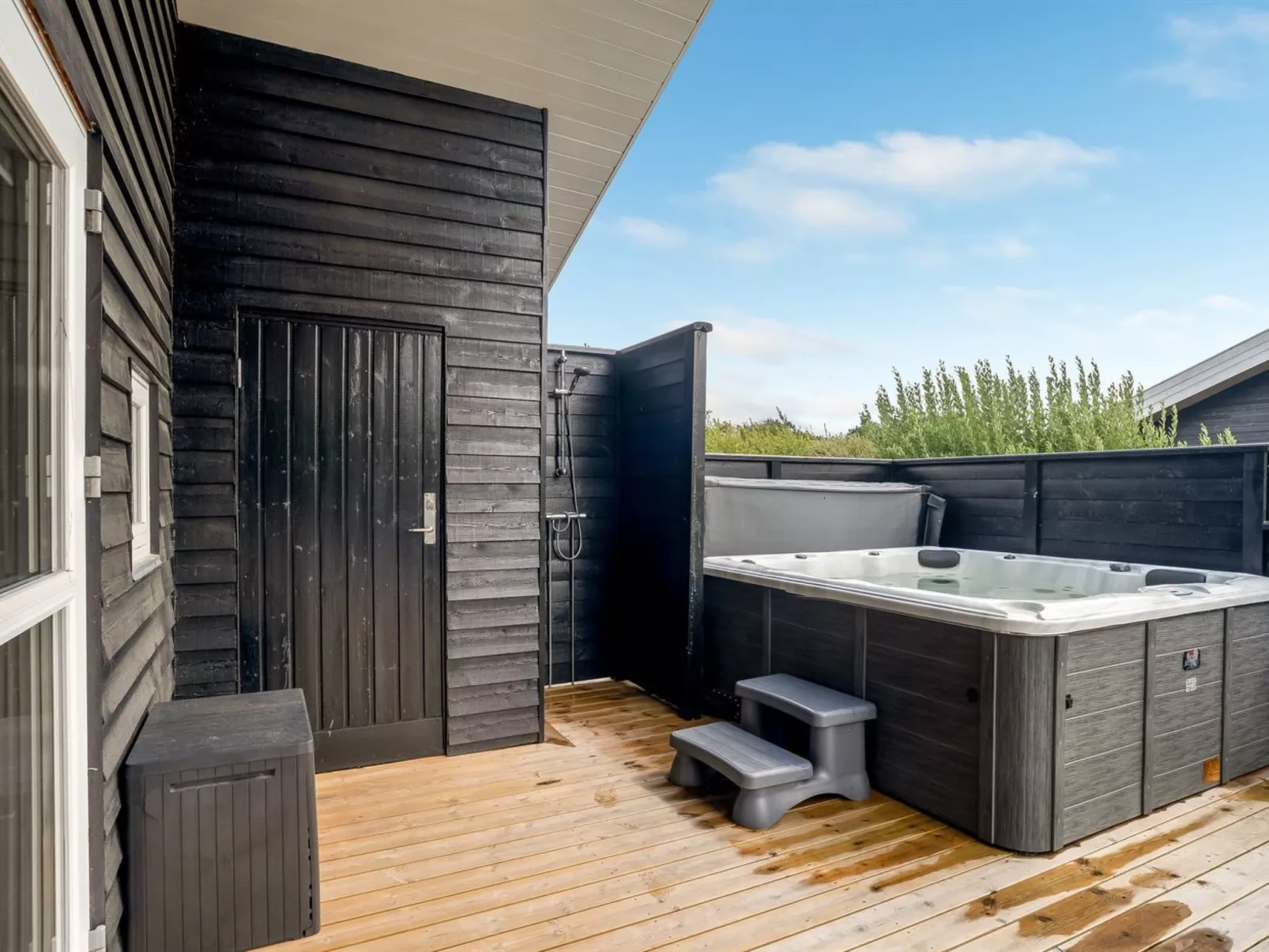 "Alisa" - 1.9km from the sea - Binnen