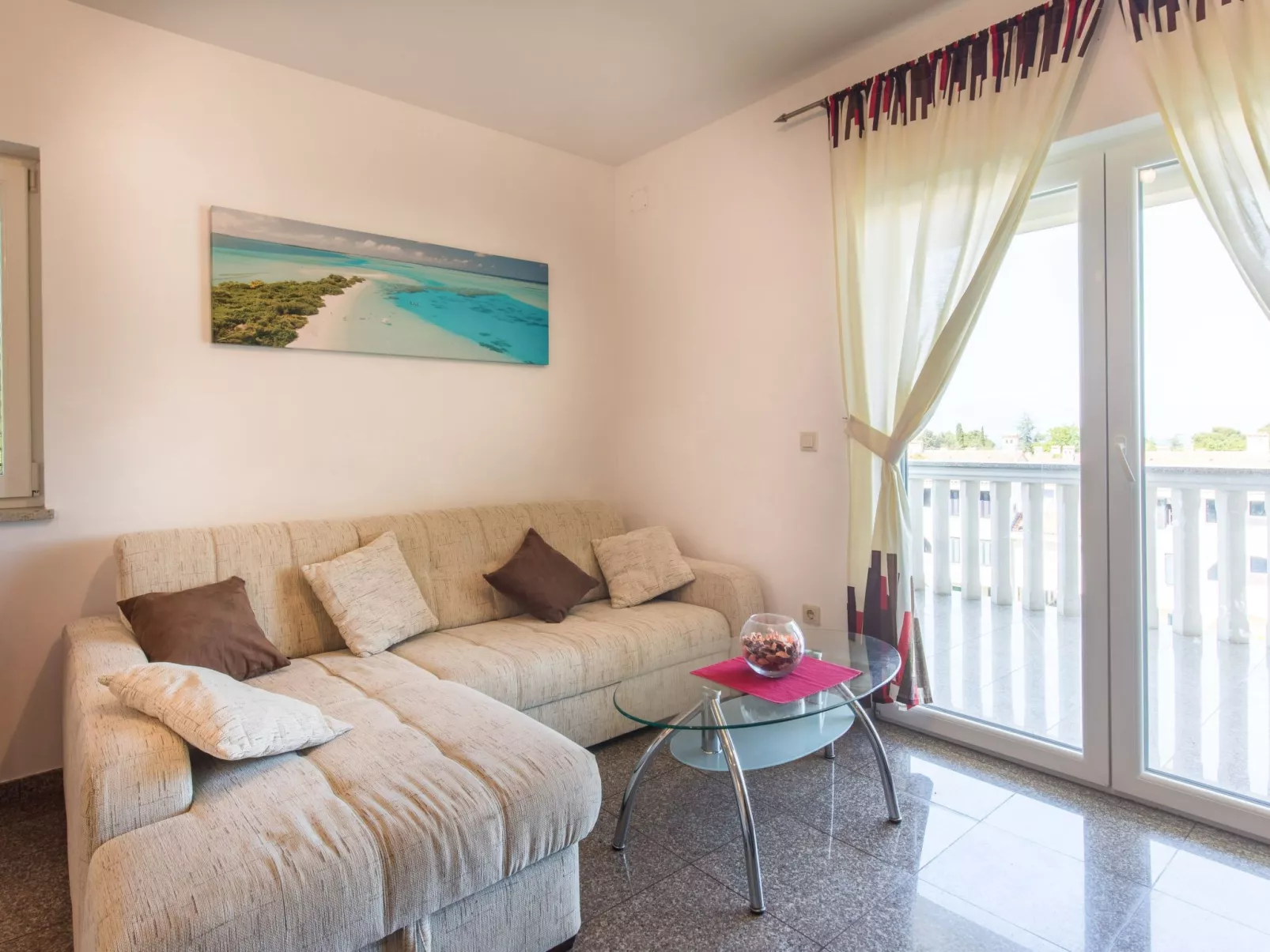 "Ore" mit privatem Pool - Image-tags.info