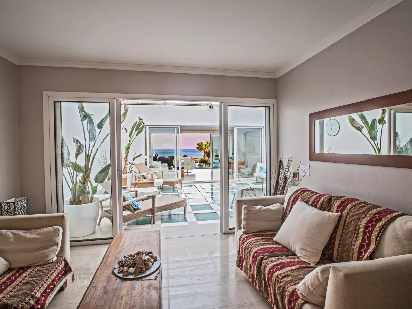 Geräumige Ferienvilla mit atemberaubendem Ausblick - Image-tags.info