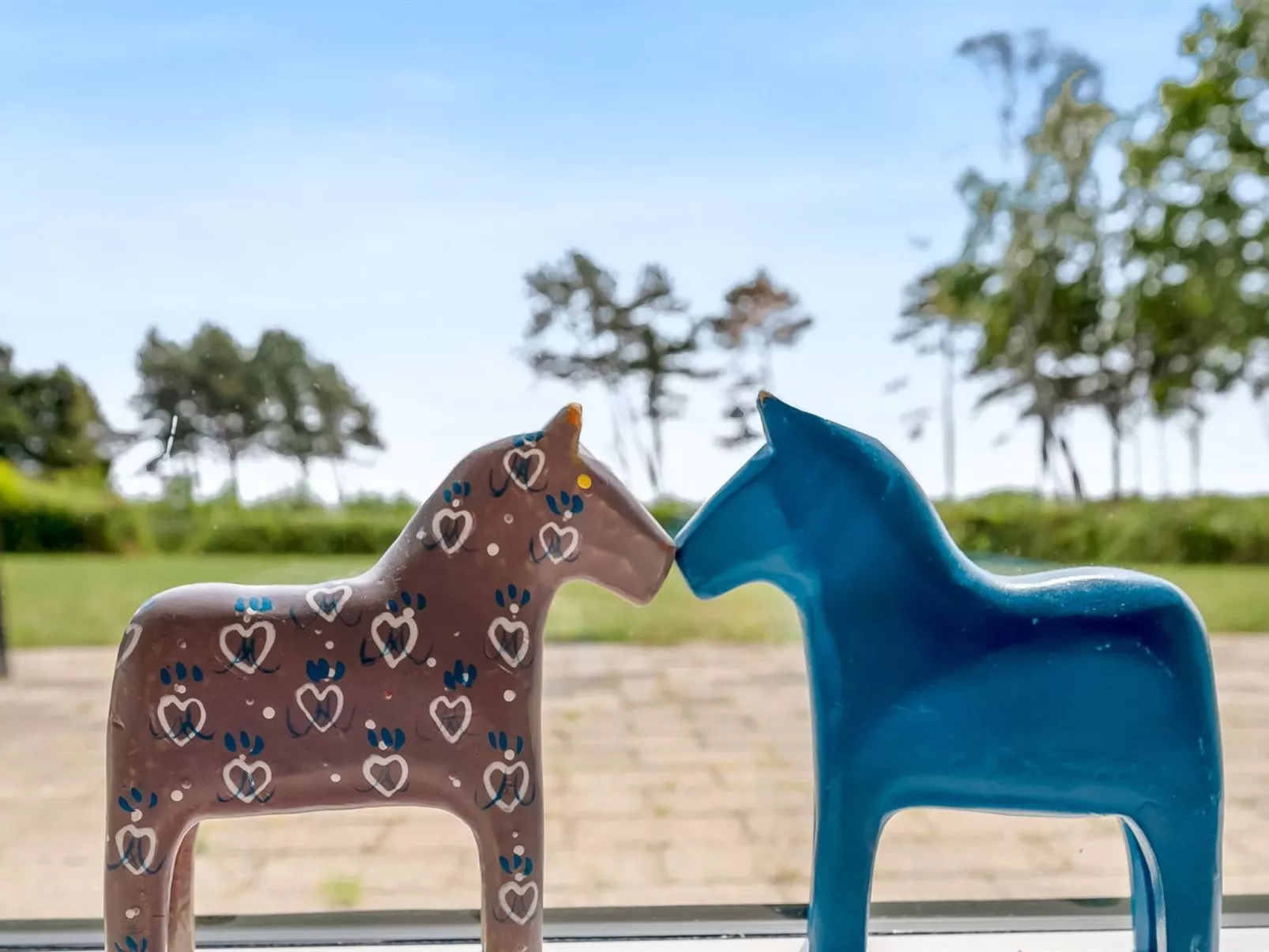 "Ellanora" - 50m from the sea - Binnen